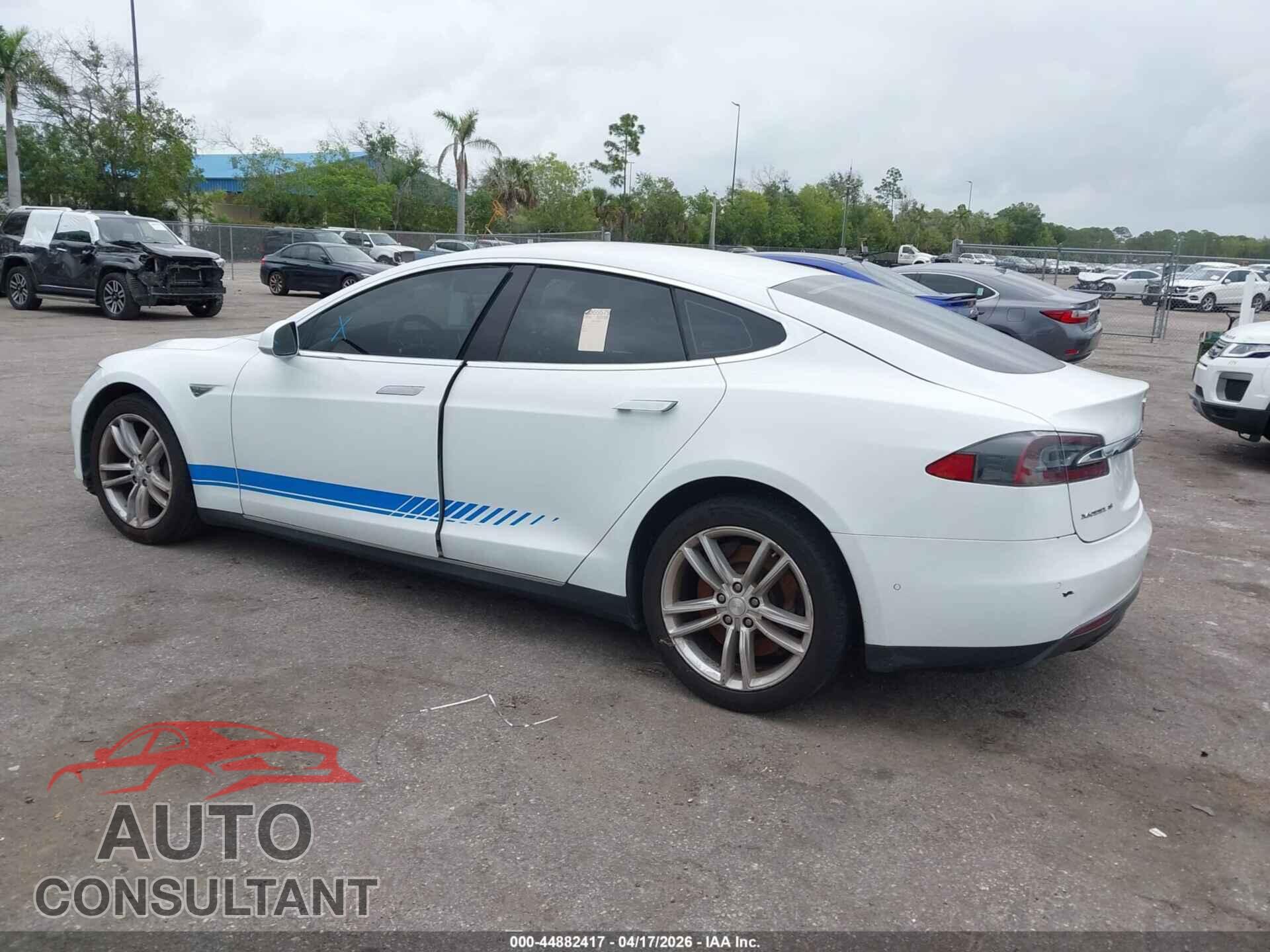 TESLA MODEL S 2015 - 5YJSA1E17FF101950