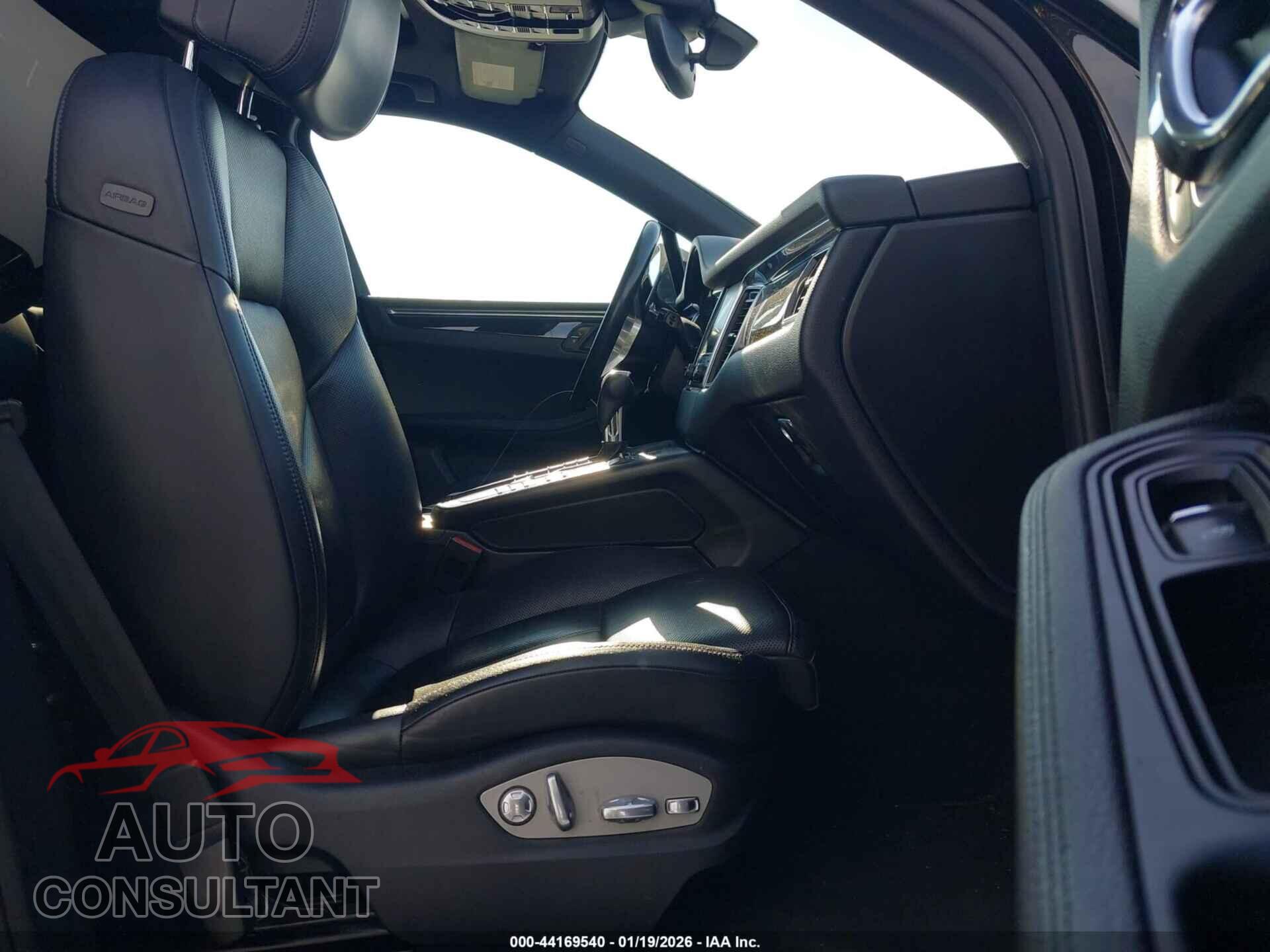 PORSCHE MACAN 2017 - WP1AA2A50HLB03595