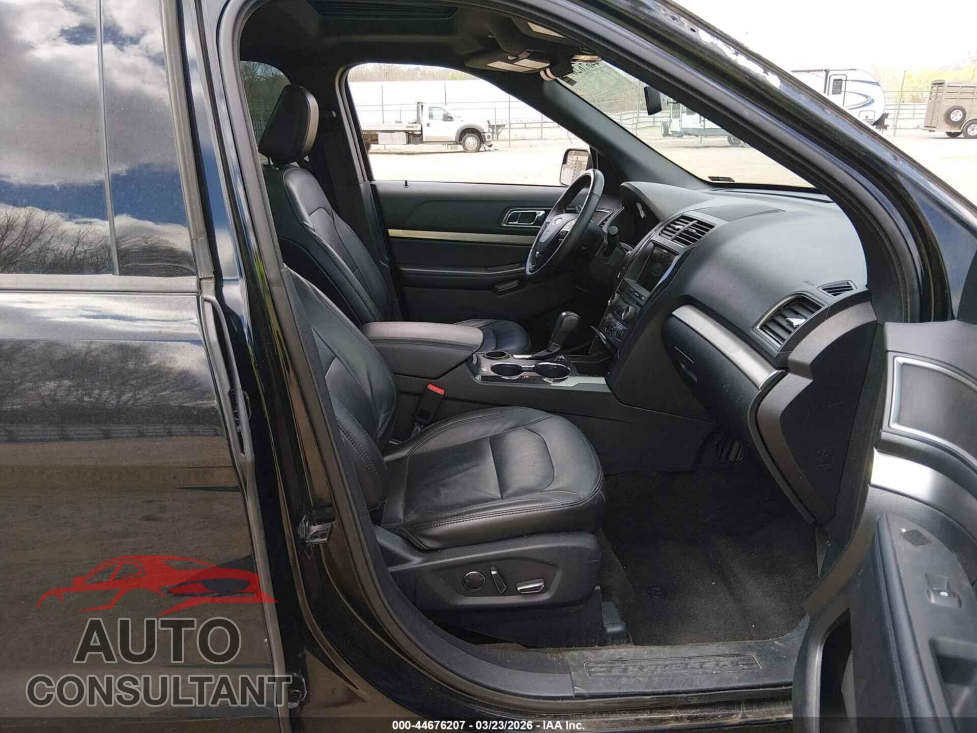 FORD EXPLORER 2018 - 1FM5K7D83JGB40279