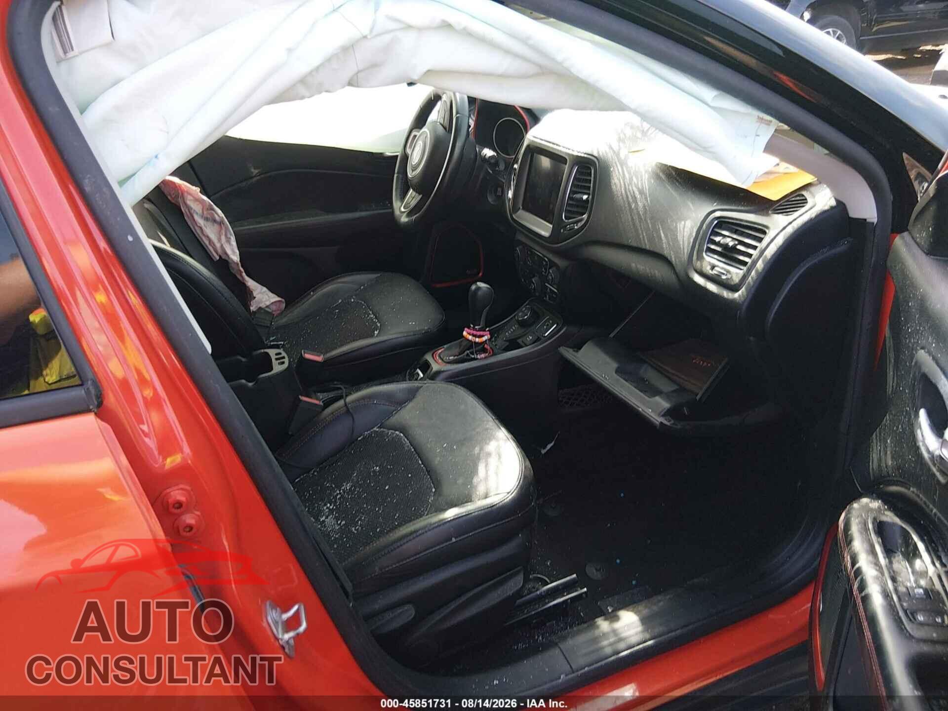 JEEP COMPASS 2018 - 3C4NJDDB8JT287579