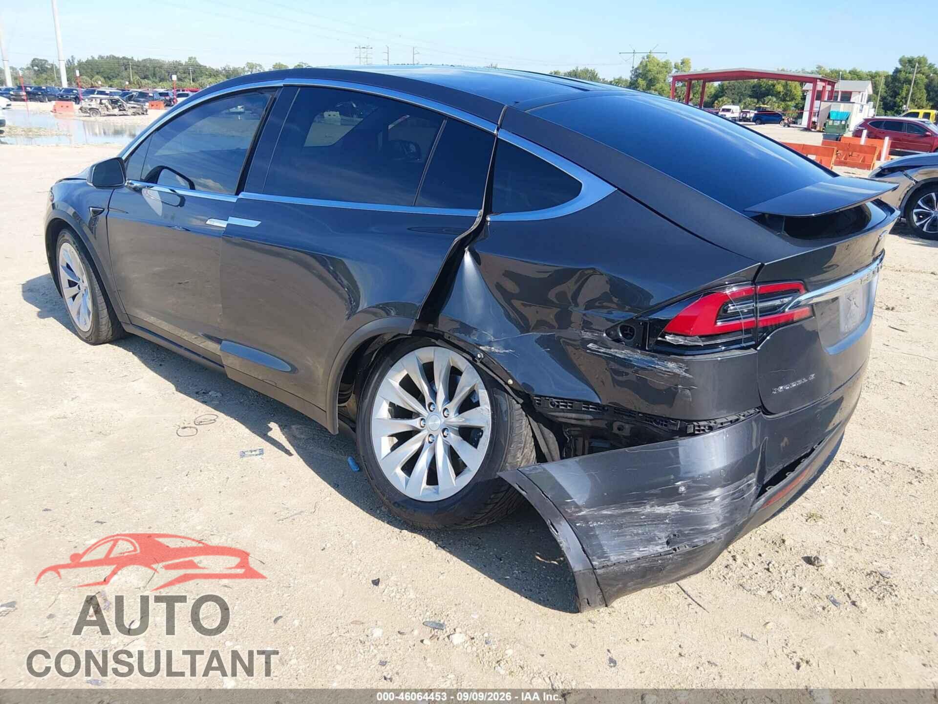 TESLA MODEL X 2018 - 5YJXCBE21JF120100