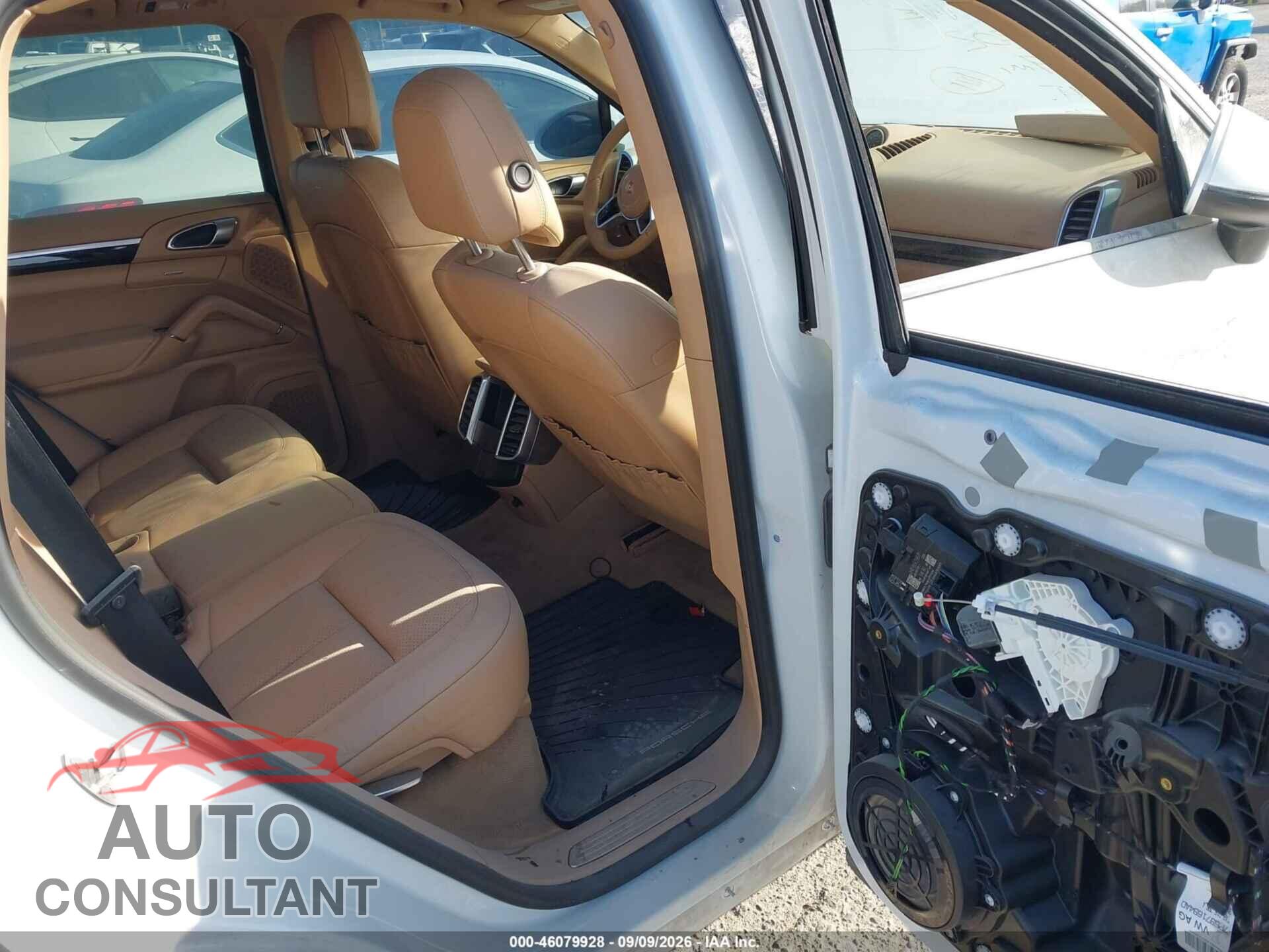 PORSCHE CAYENNE 2016 - WP1AA2A23GLA09702