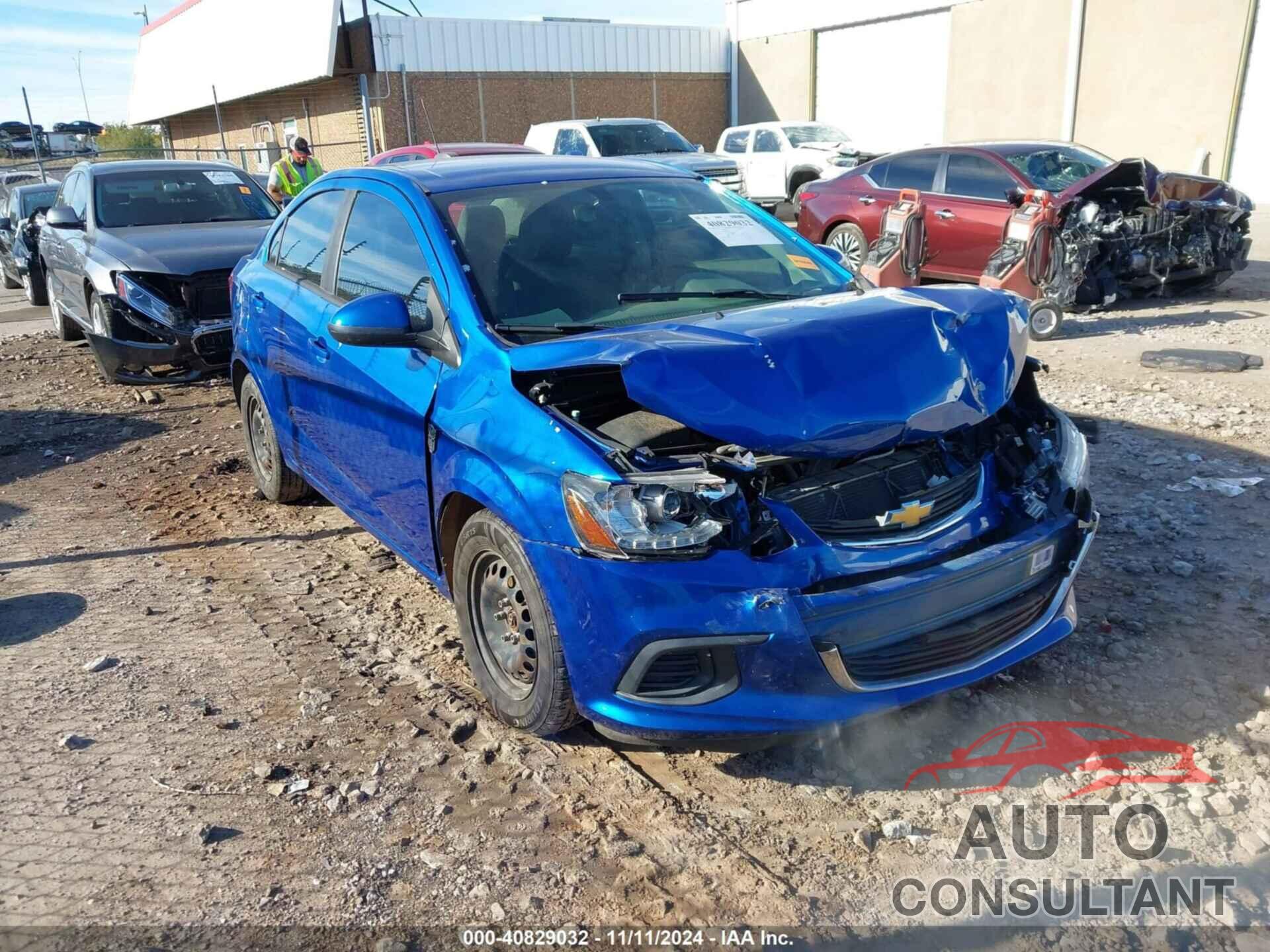 CHEVROLET SONIC 2017 - 1G1JB5SH8H4154970