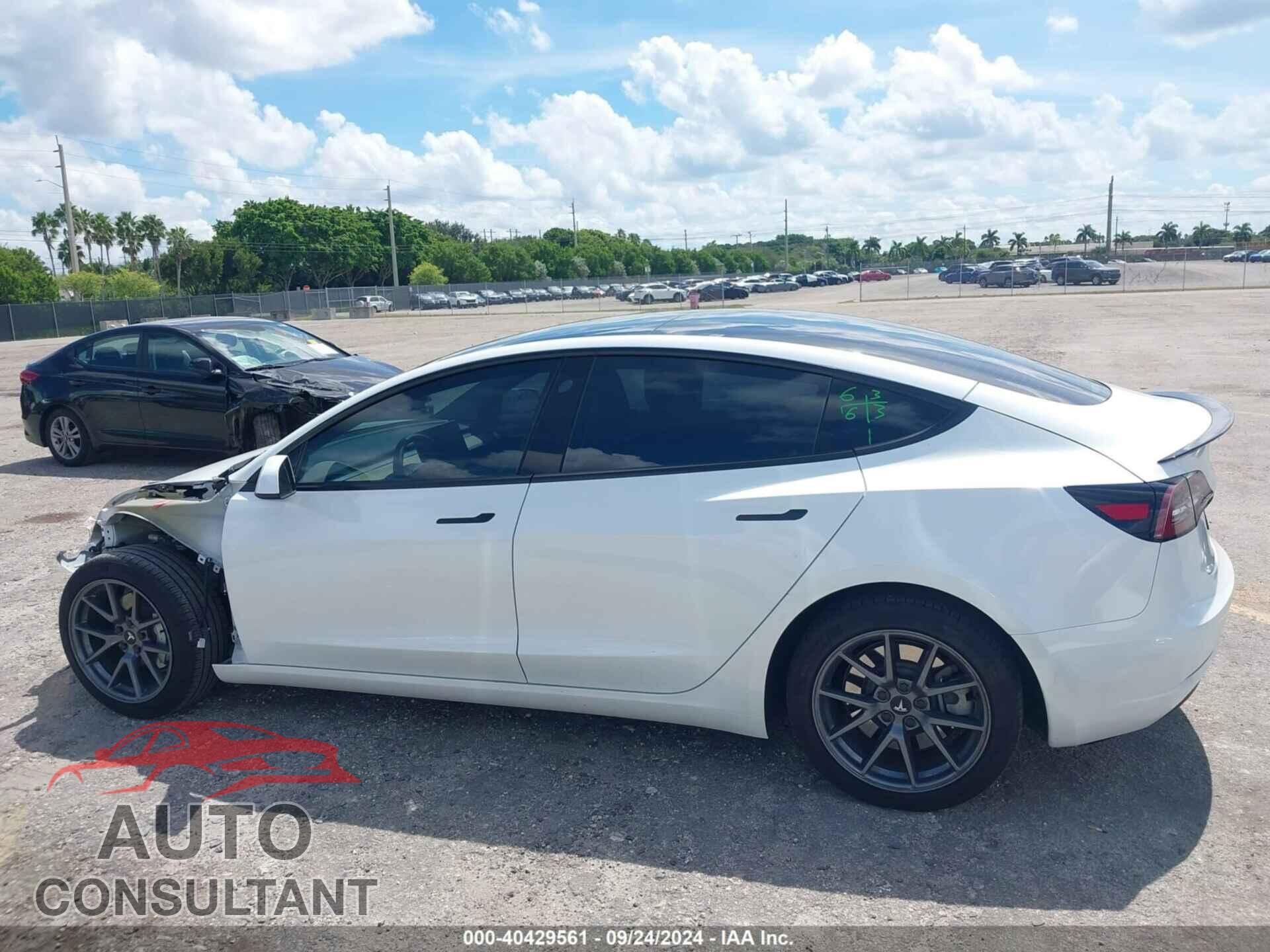 TESLA MODEL 3 2023 - 5YJ3E1EA7PF564407