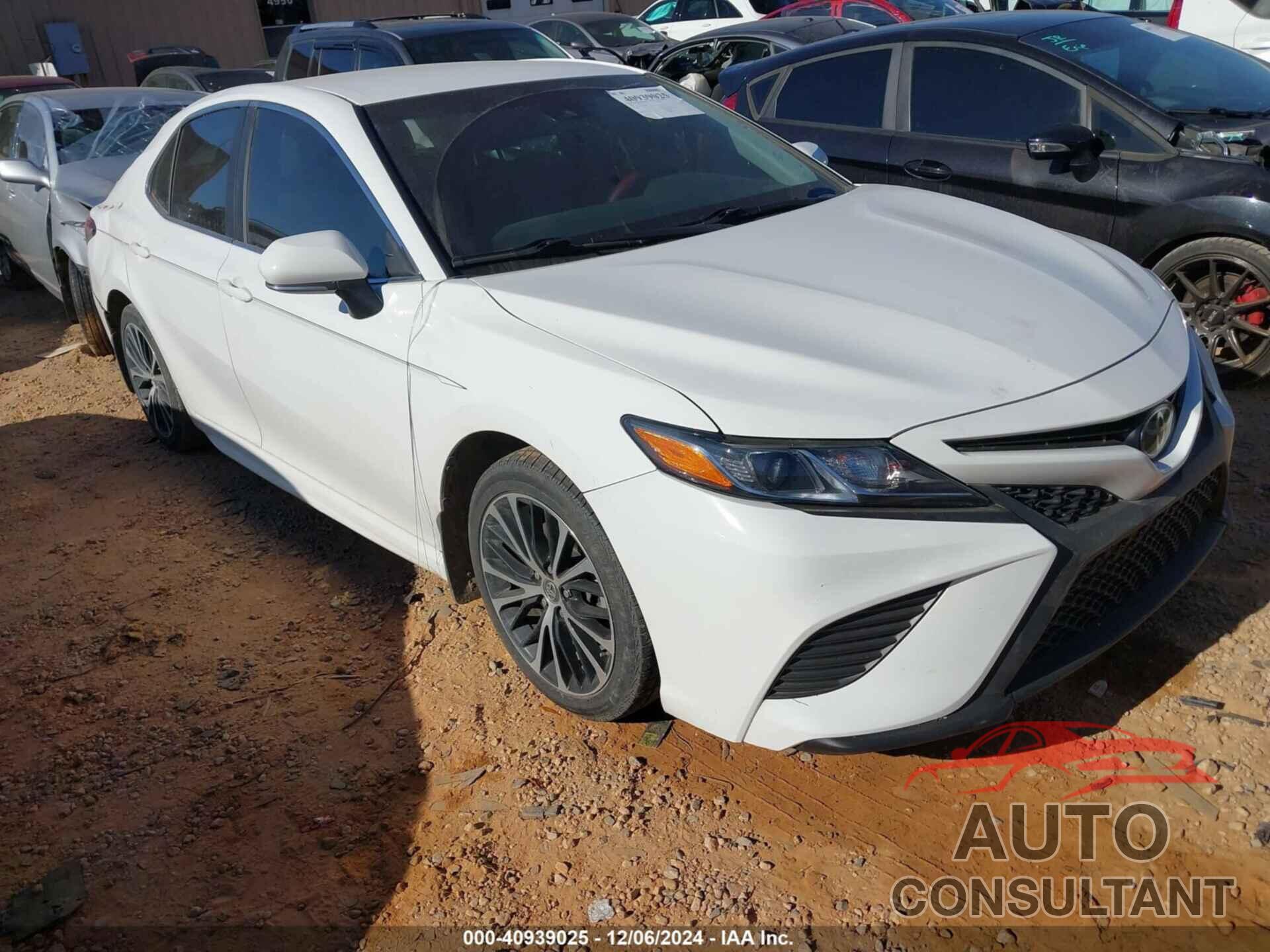 TOYOTA CAMRY 2018 - 4T1B11HK7JU620609