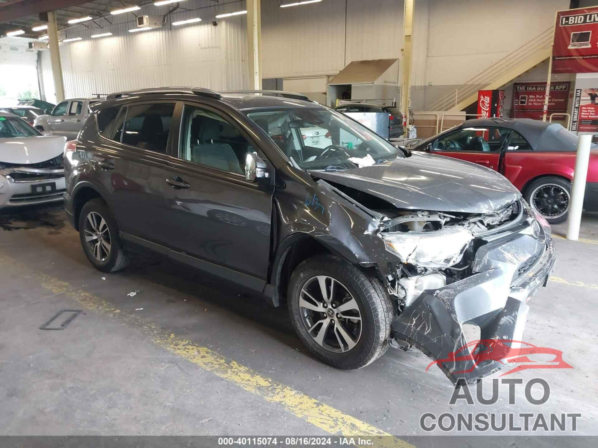 TOYOTA RAV4 2017 - JTMRFREV7HJ107390