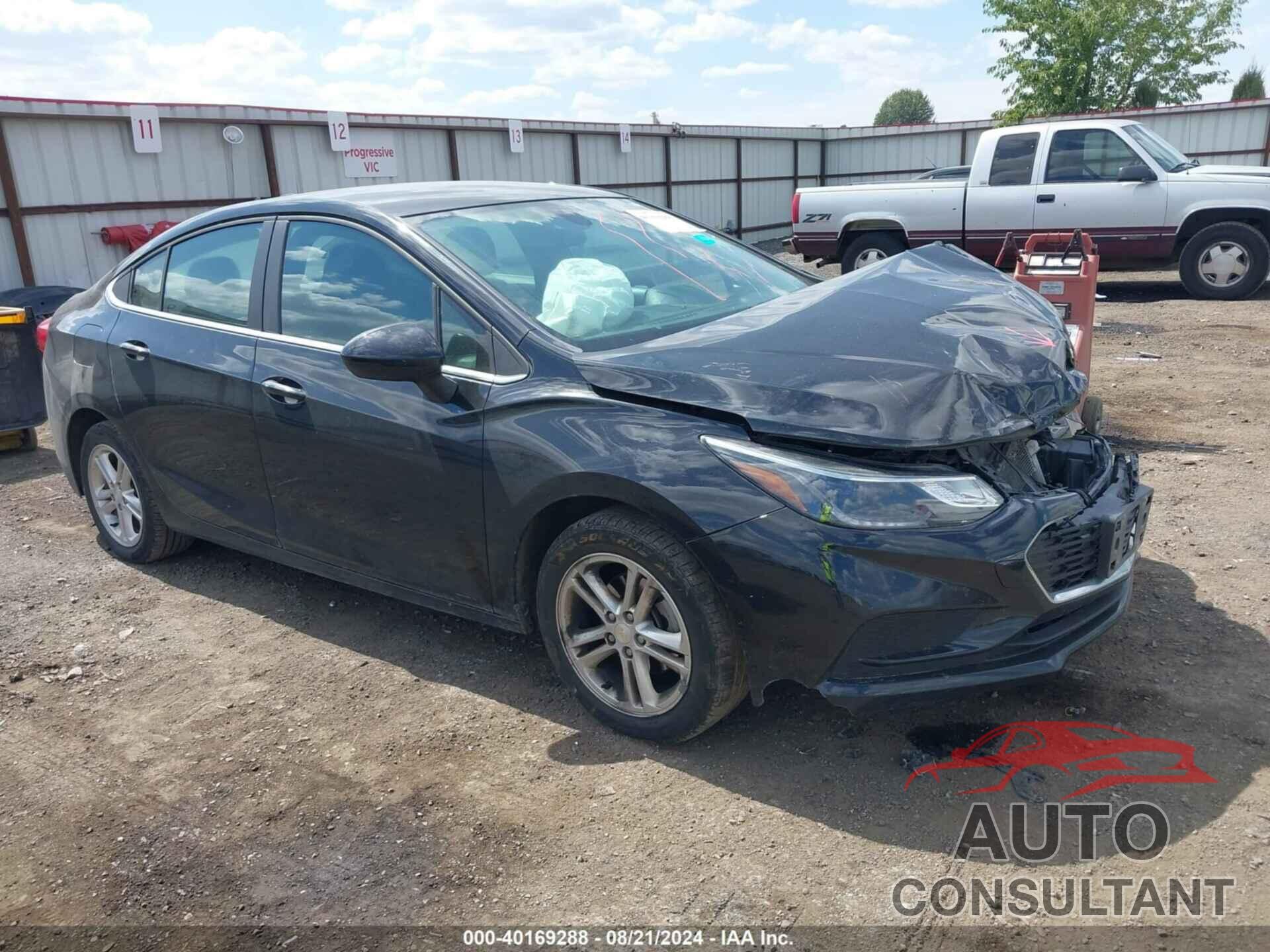 CHEVROLET CRUZE 2018 - 1G1BE5SM0J7137867