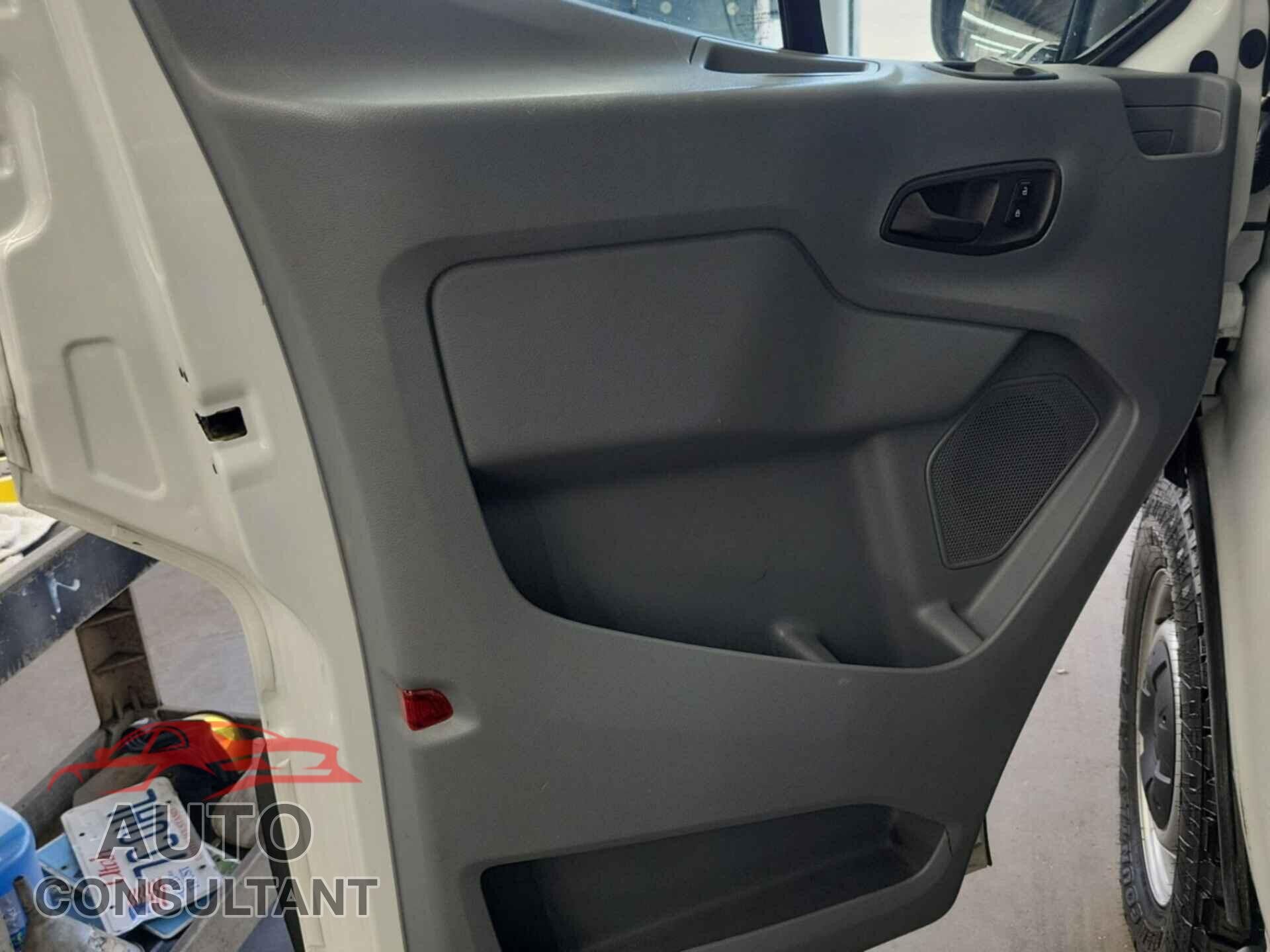 FORD TRANSIT 2017 - 1FTYR1YM0HKB36408