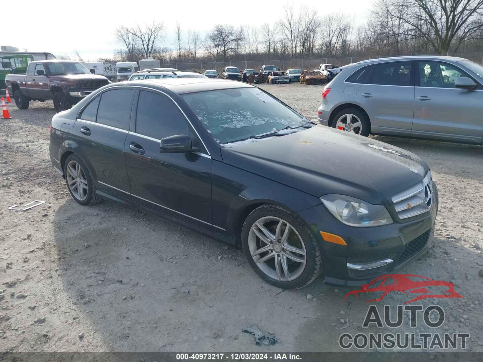MERCEDES-BENZ C 300 2012 - WDDGF8BBXCR203235