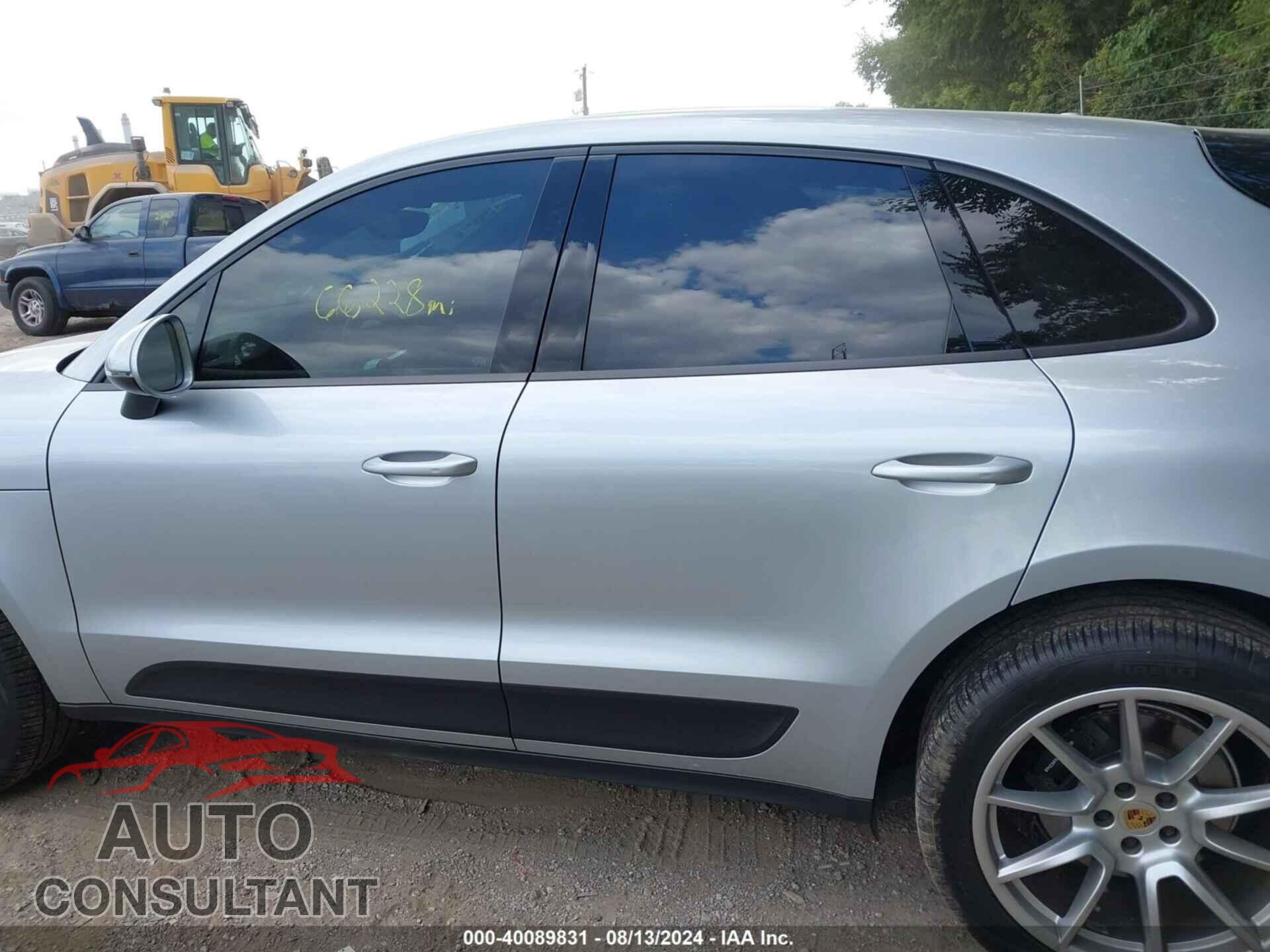 PORSCHE MACAN 2018 - WP1AA2A55JLB08331