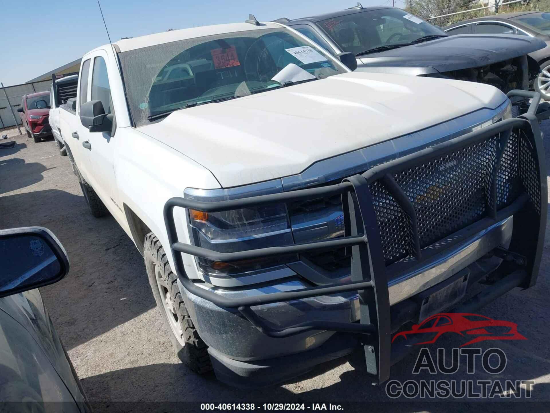 CHEVROLET SILVERADO 1500 2018 - 1GCVKNEC7JZ332238