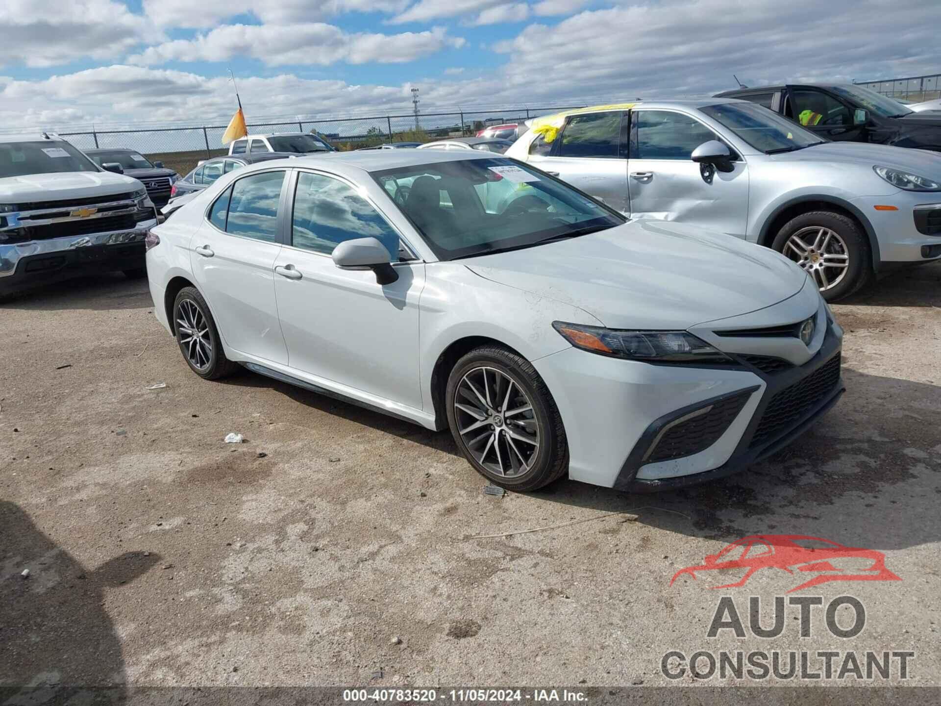 TOYOTA CAMRY 2022 - 4T1G11AK3NU064224