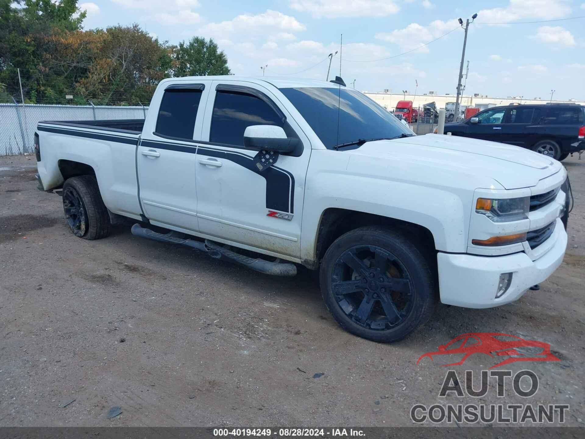 CHEVROLET SILVERADO 1500 2018 - 1GCVKREC6JZ322453