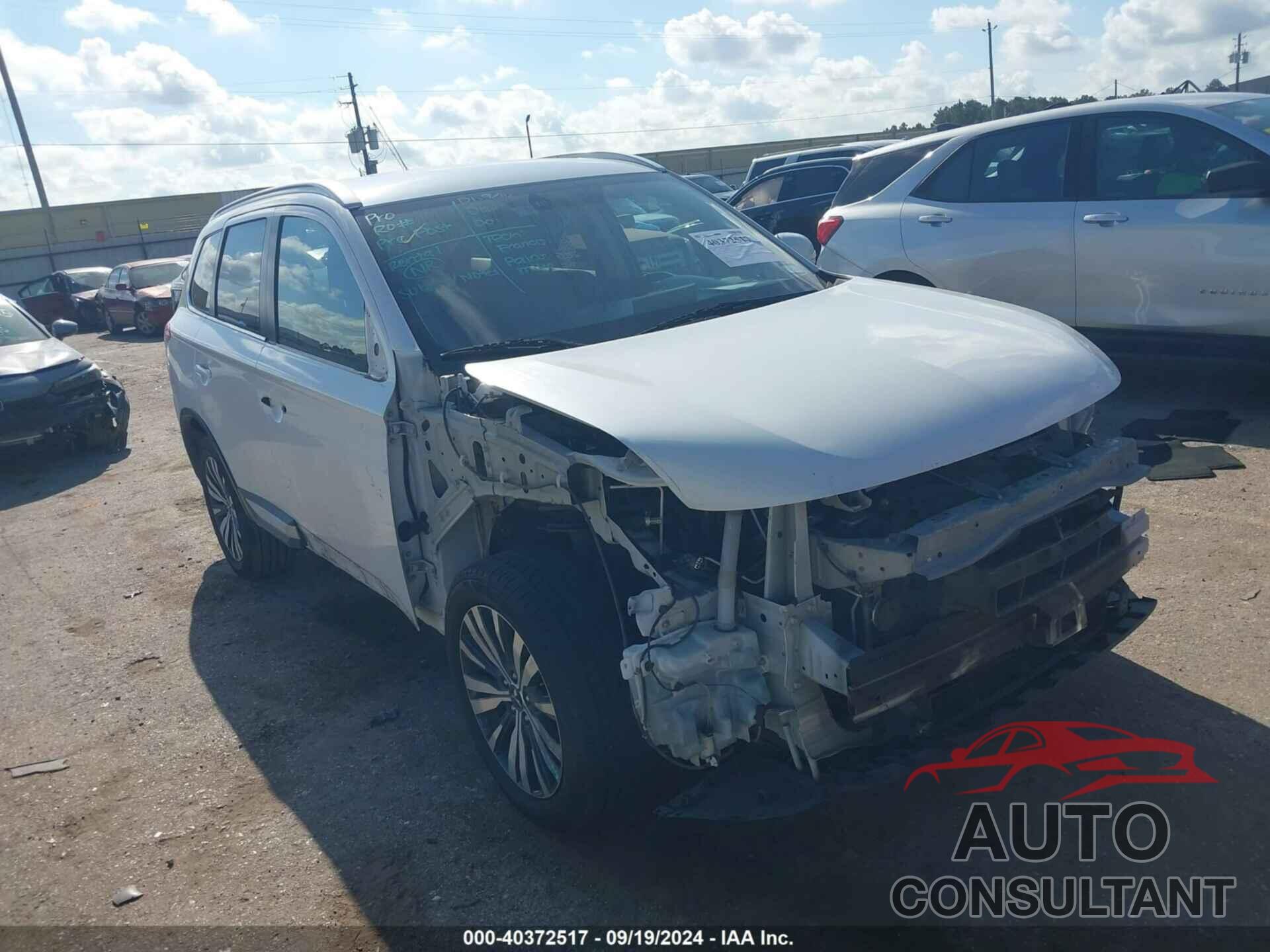 MITSUBISHI OUTLANDER 2019 - JA4AD3A30KZ036802