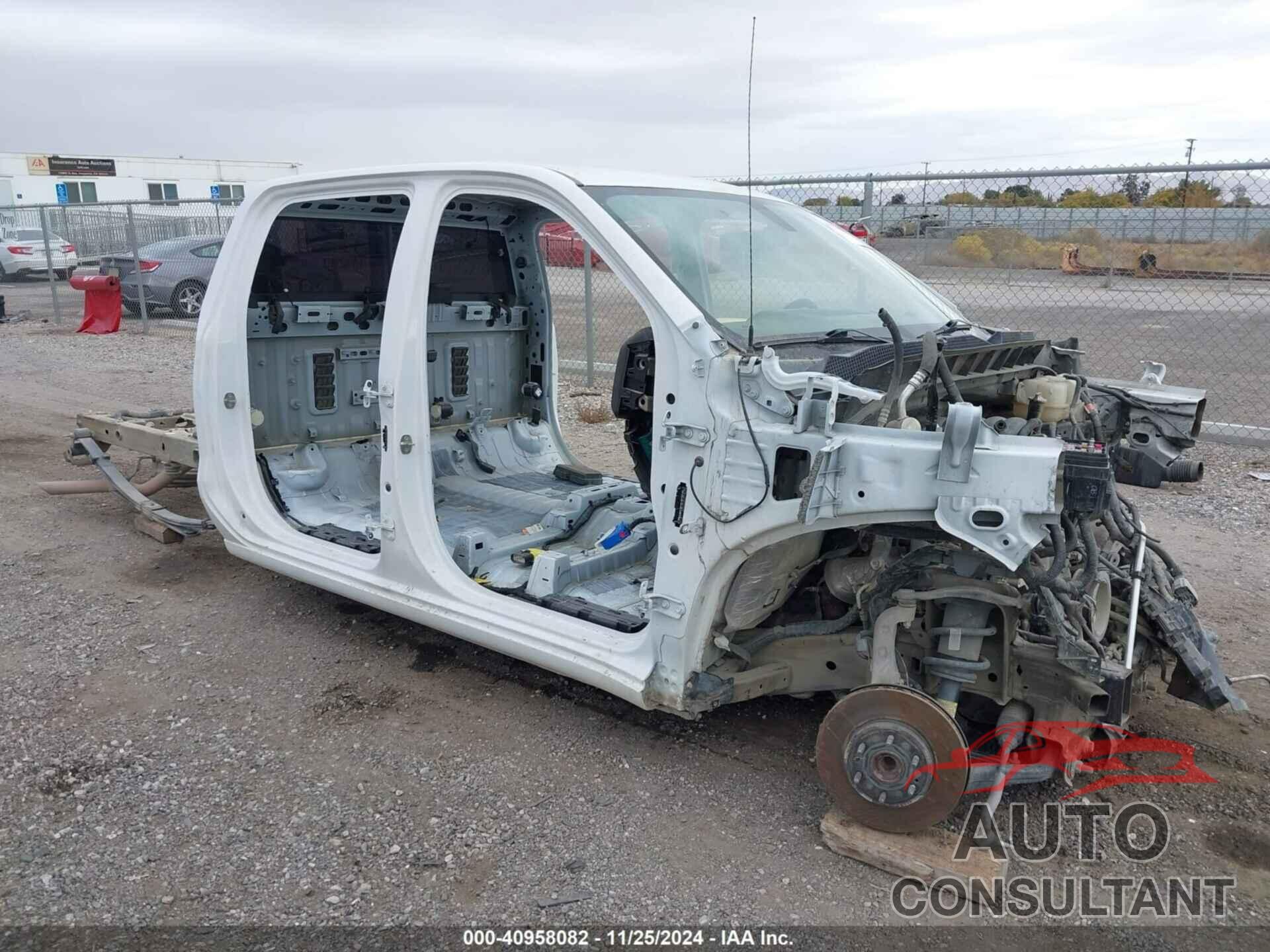 CHEVROLET SILVERADO 1500 2019 - 1GCPWAEH1KZ318502
