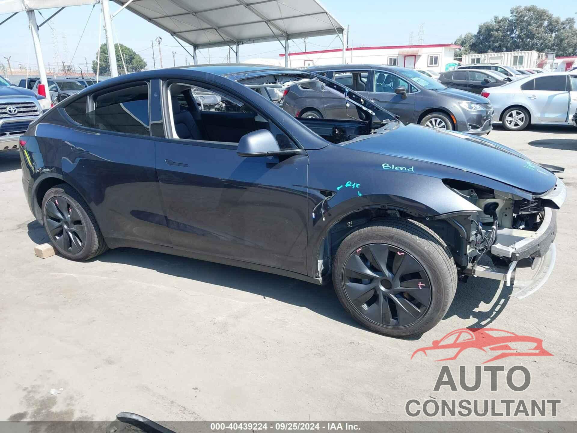 TESLA MODEL Y 2024 - 7SAYGDED3RF117378