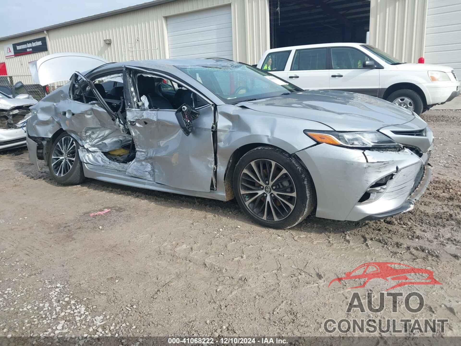 TOYOTA CAMRY 2018 - 4T1B11HK2JU564756