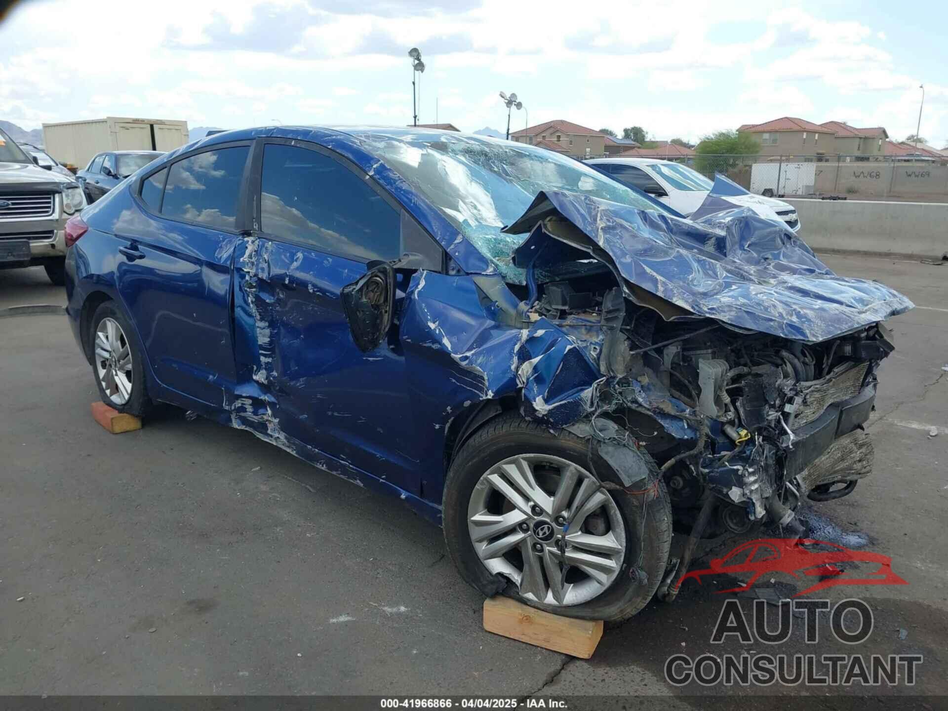 HYUNDAI ELANTRA 2019 - 5NPD84LF4KH407665