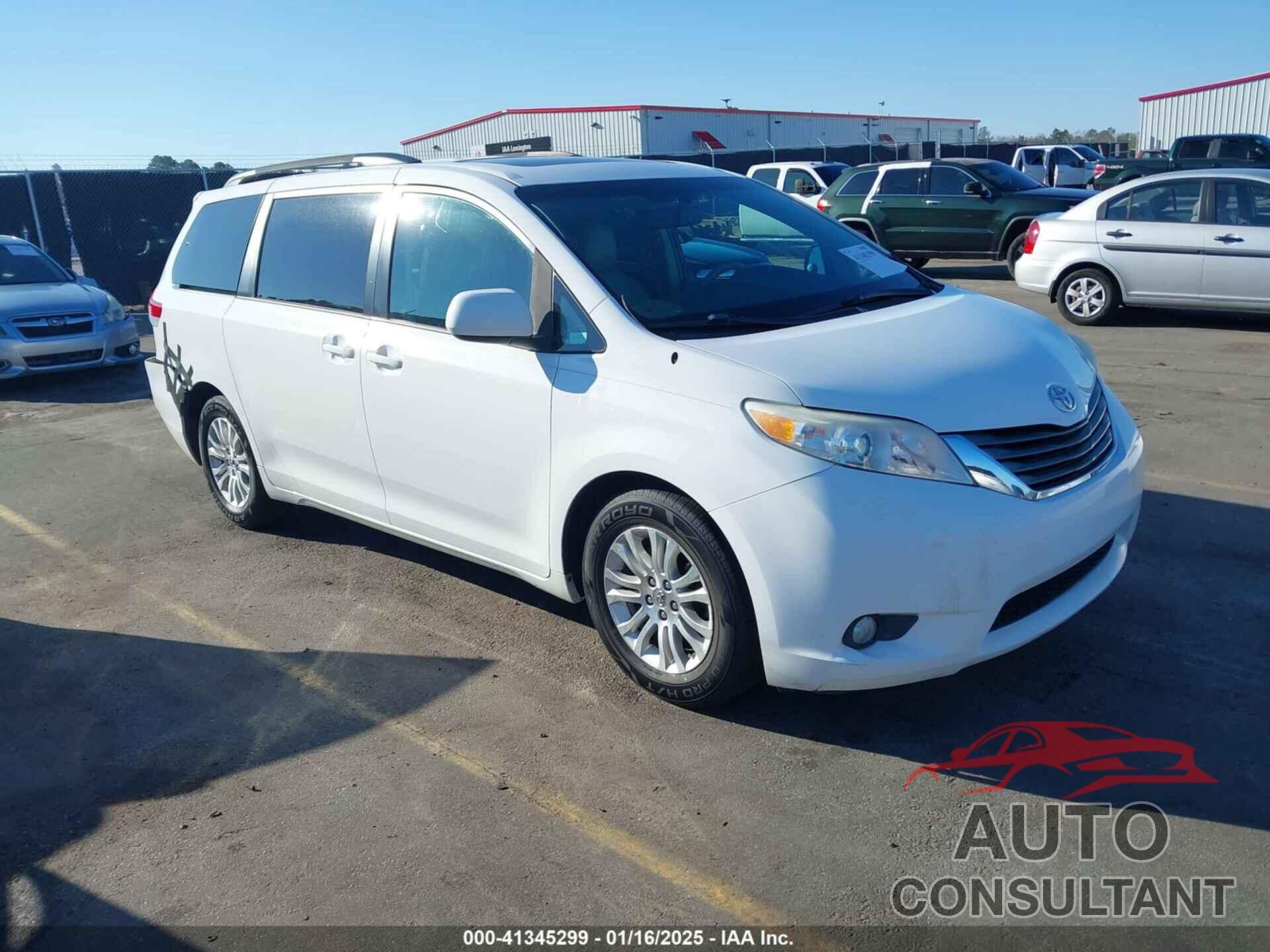 TOYOTA SIENNA 2013 - 5TDYK3DC8DS375124