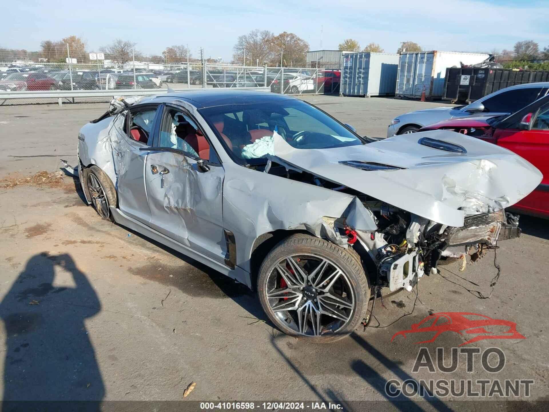 KIA STINGER 2023 - KNAE55LC4P6124349