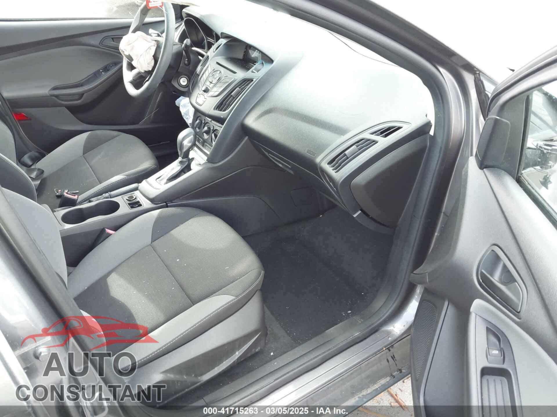 FORD FOCUS 2013 - 1FADP3E26DL305957