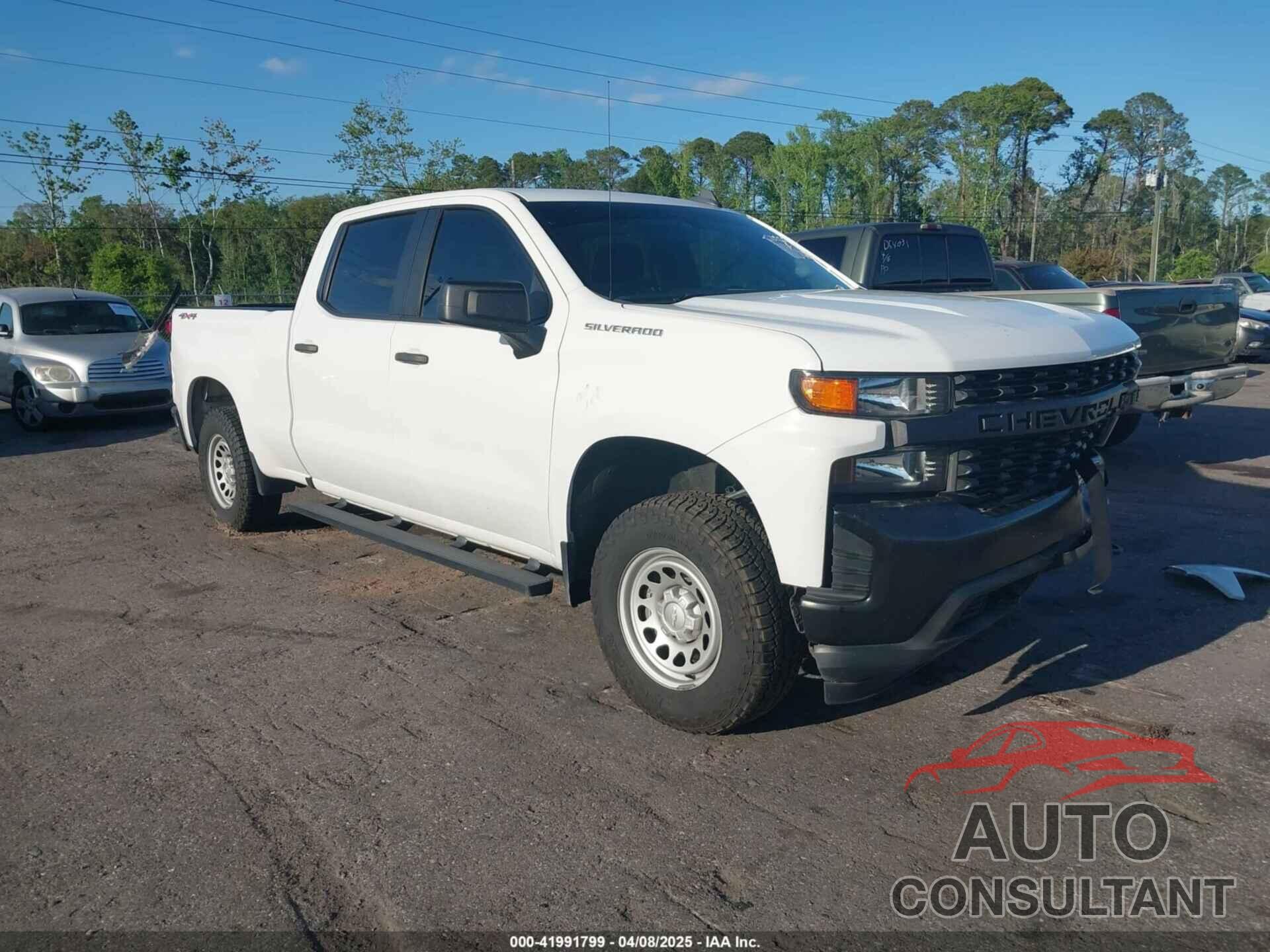 CHEVROLET SILVERADO 1500 2021 - 1GCPYAEH5MZ142793