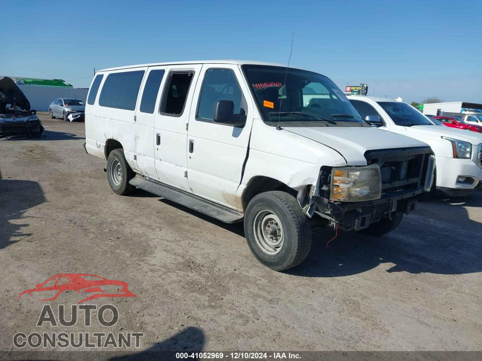 FORD E-350 SUPER DUTY 2011 - 1FBSS3BL4BDB08696