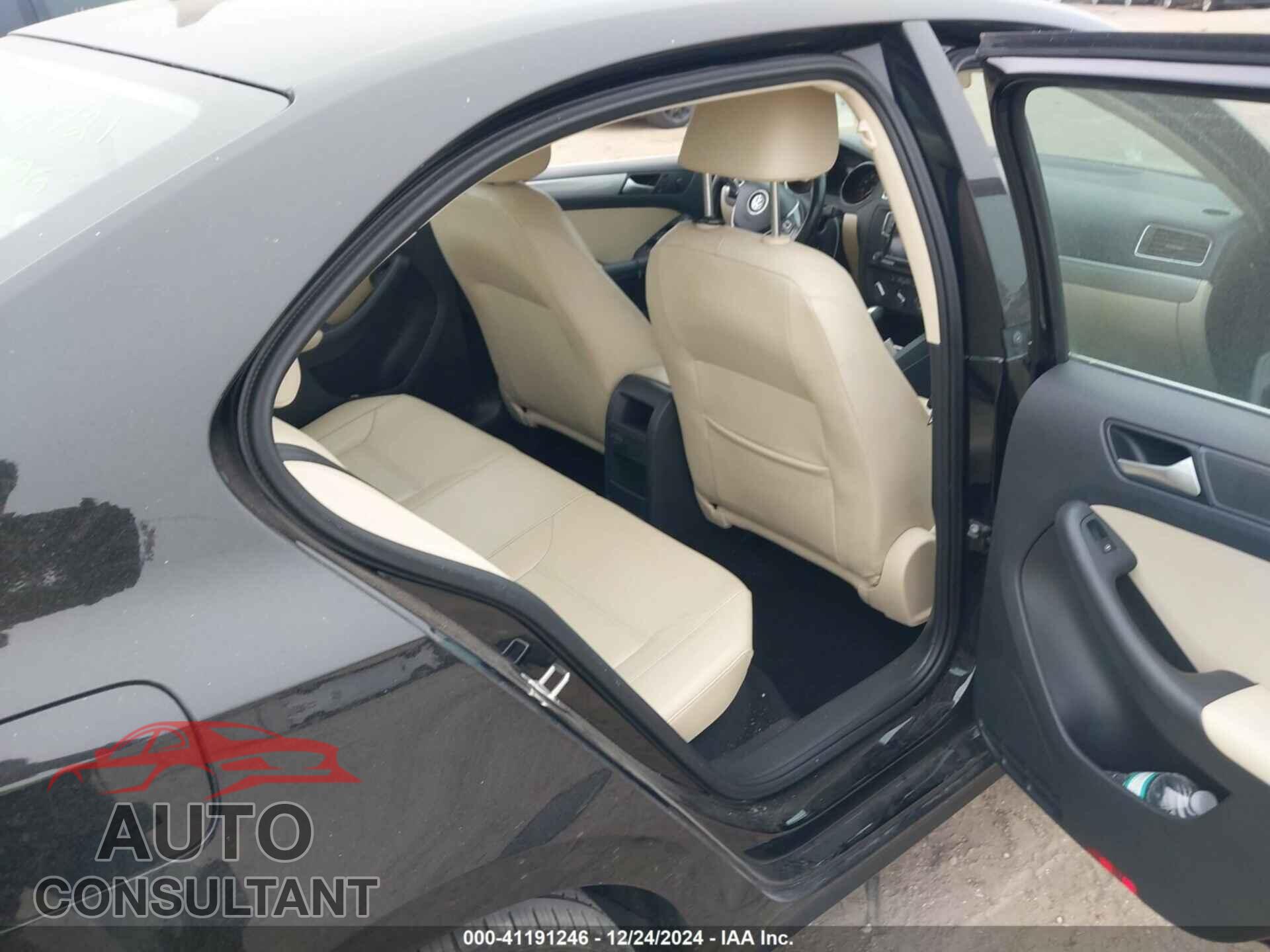 VOLKSWAGEN JETTA 2017 - 3VWDB7AJ7HM408528