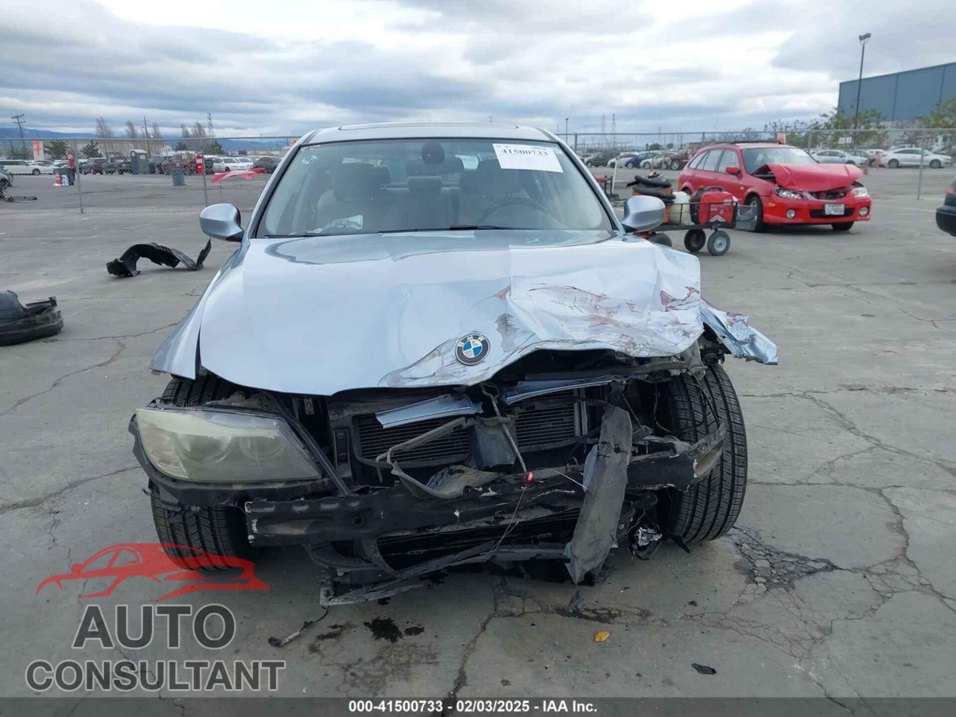BMW 328I 2011 - WBAPH5G50BNM80825