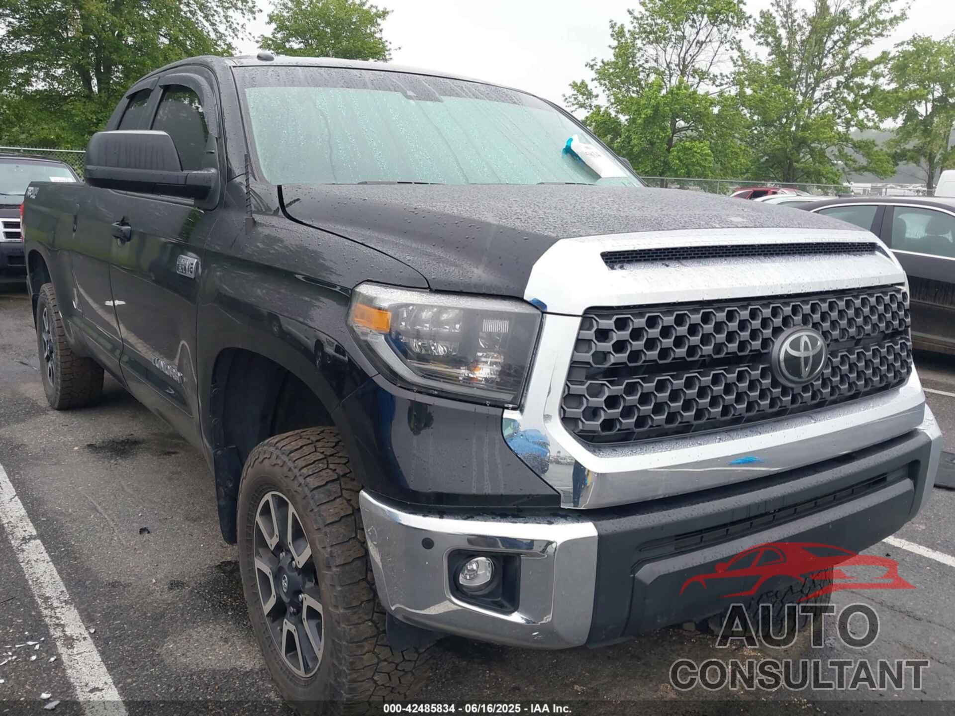 TOYOTA TUNDRA 2019 - 5TFUY5F14KX858749