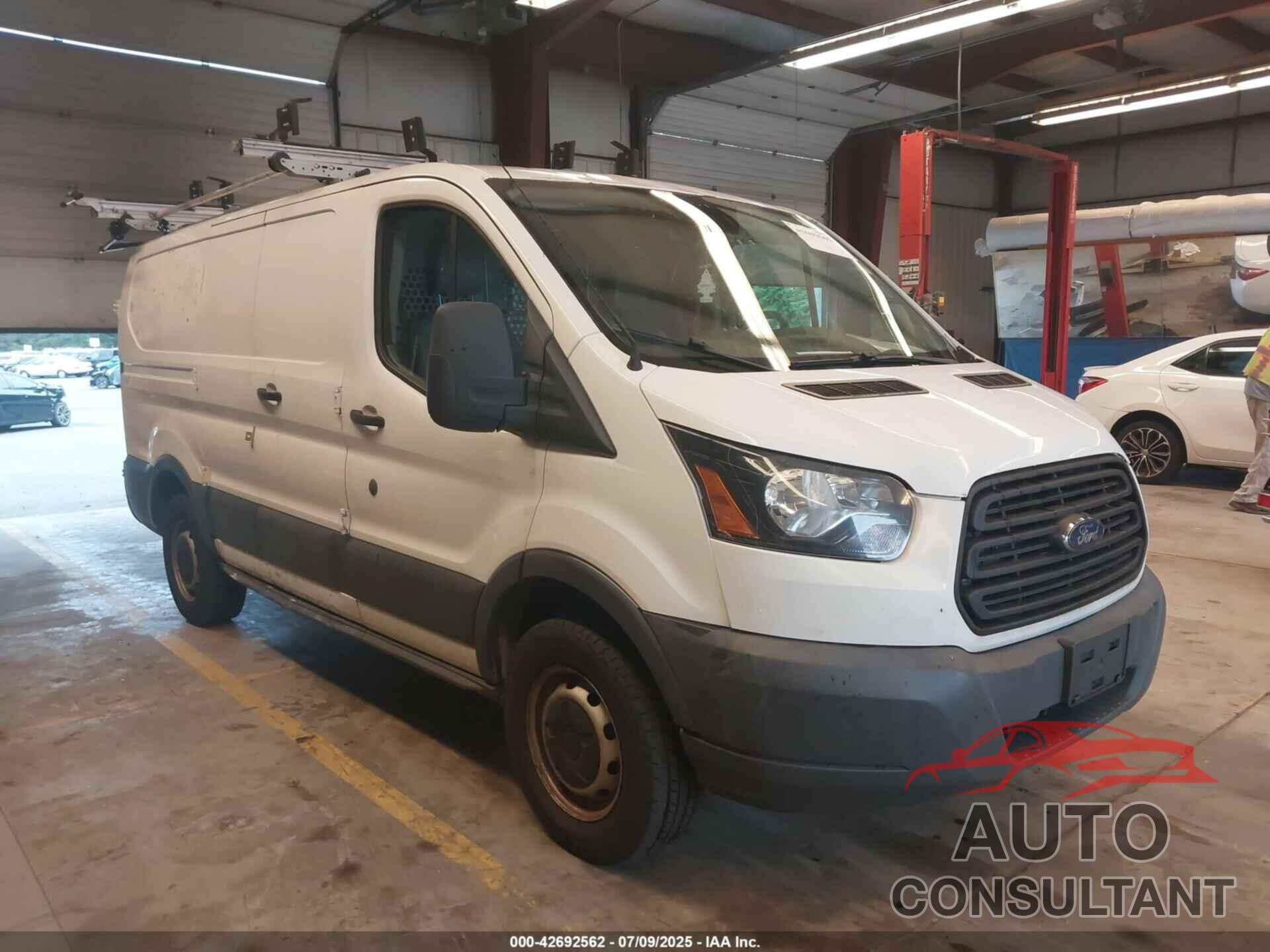 FORD TRANSIT-150 2017 - 1FTYE1ZM4HKA28769