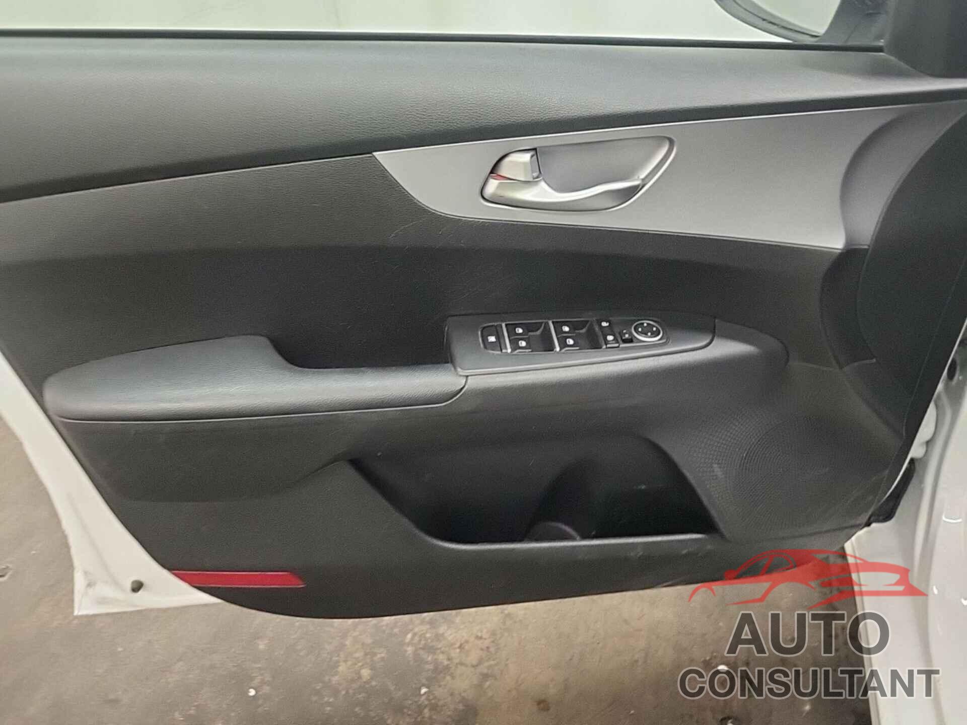 KIA FORTE 2023 - 3KPF24AD5PE605775