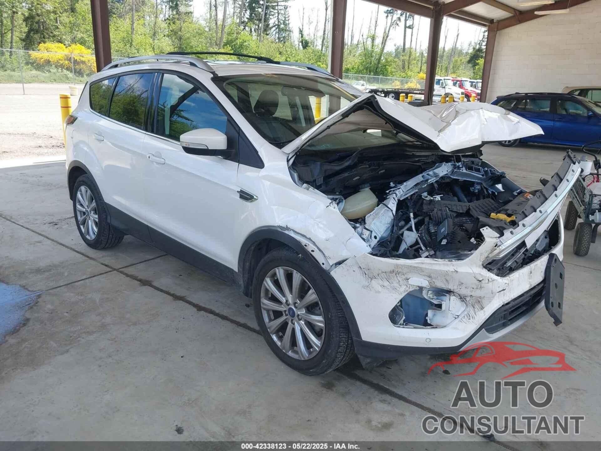 FORD ESCAPE 2018 - 1FMCU9J97JUC10359