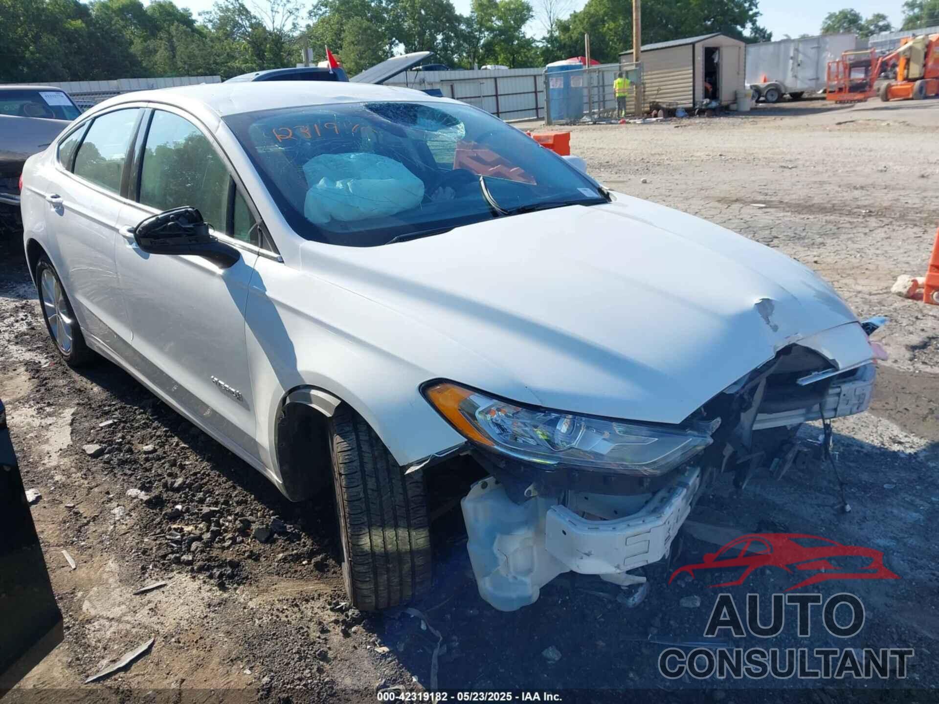 FORD FUSION HYBRID 2019 - 3FA6P0LU3KR182614