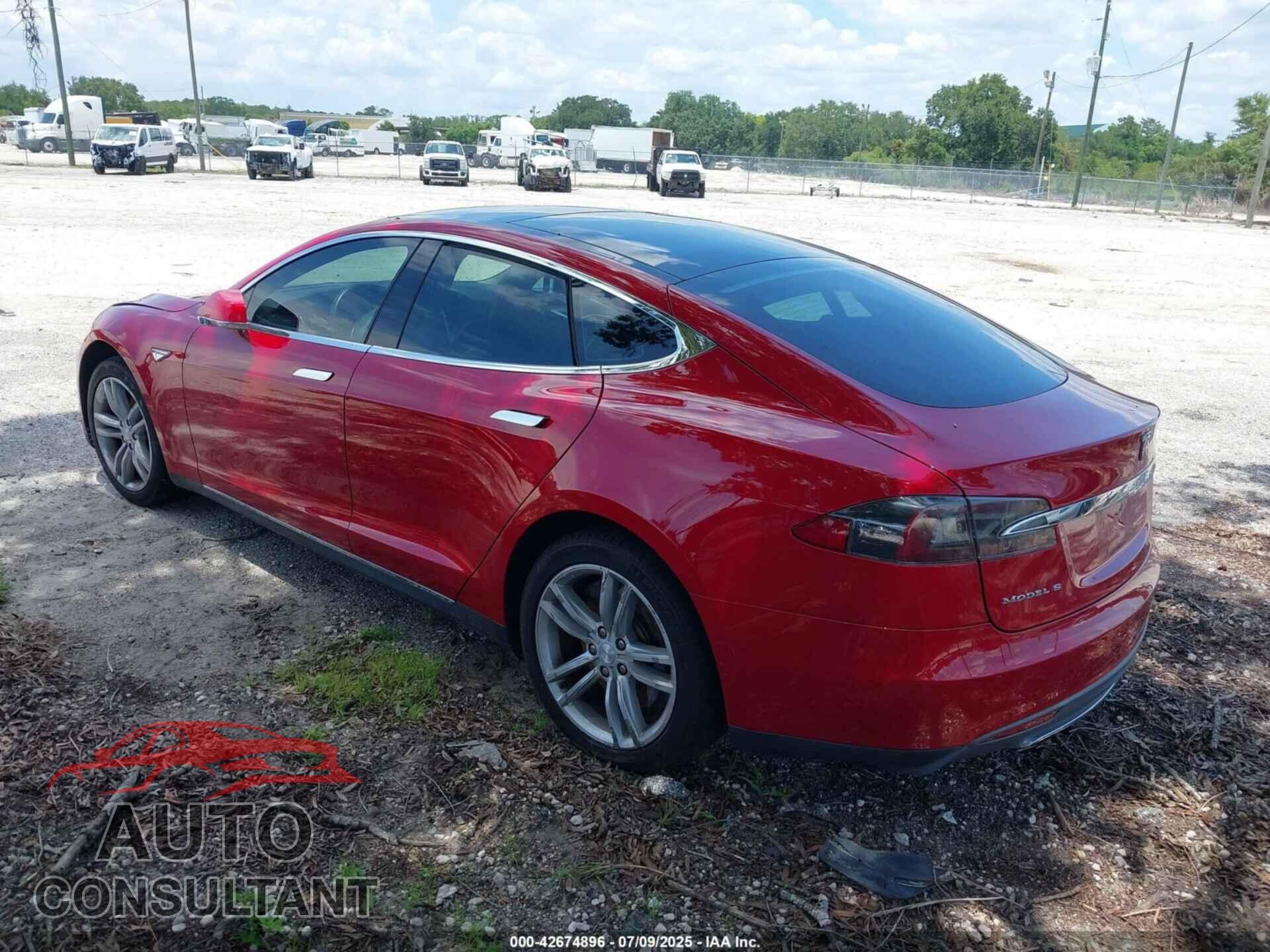 TESLA MODEL S 2013 - 5YJSA1CN7DFP26562