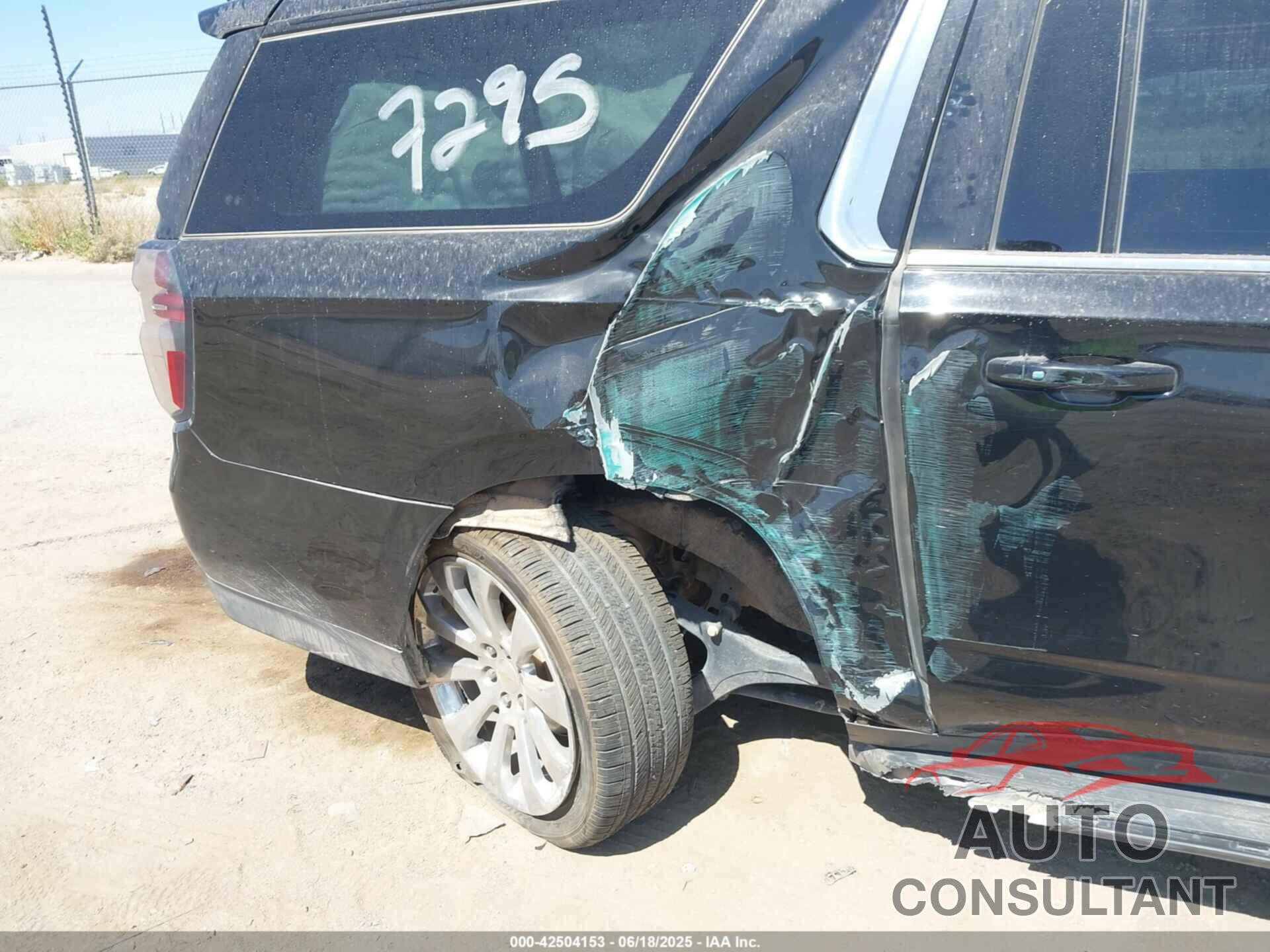 CHEVROLET SUBURBAN 2023 - 1GNSKBKD3PR198309
