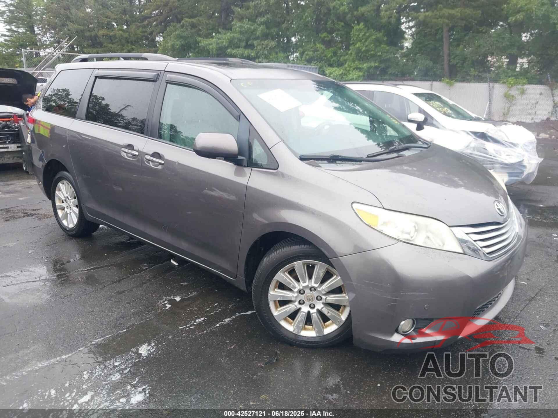 TOYOTA SIENNA 2011 - 5TDDK3DC5BS021668