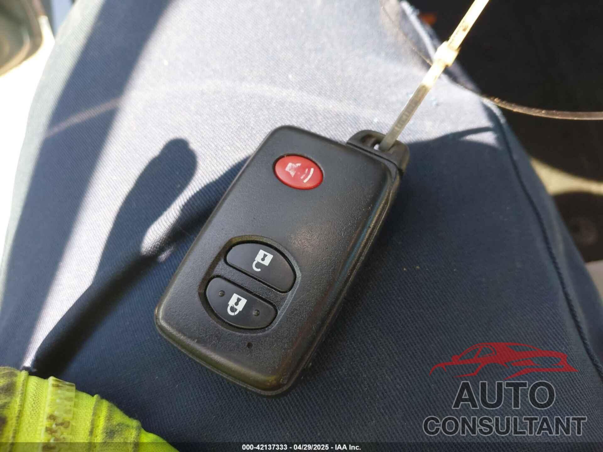 TOYOTA PRIUS 2013 - JTDKN3DU7D1616318
