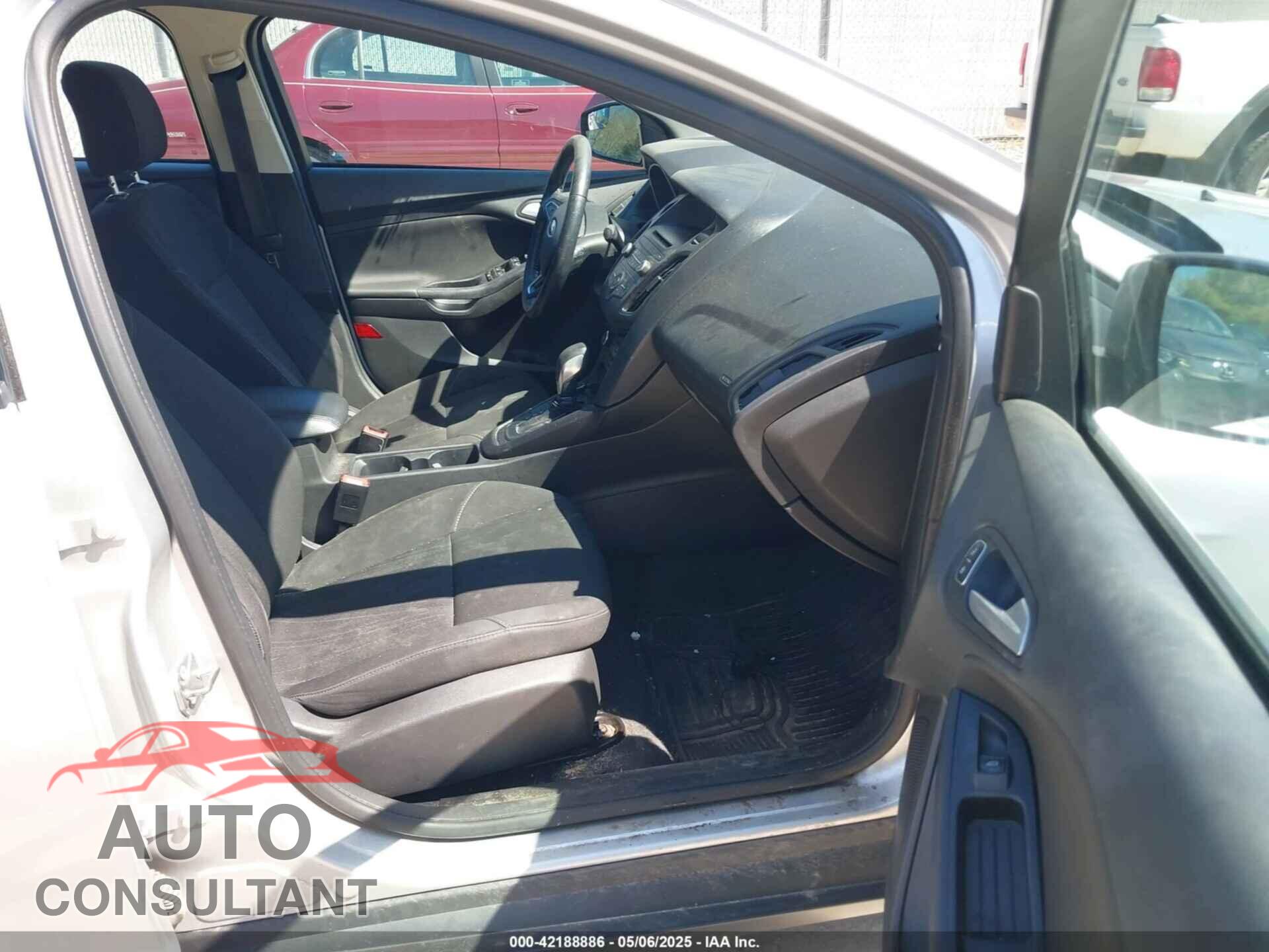 FORD FOCUS 2017 - 1FADP3F21HL237412