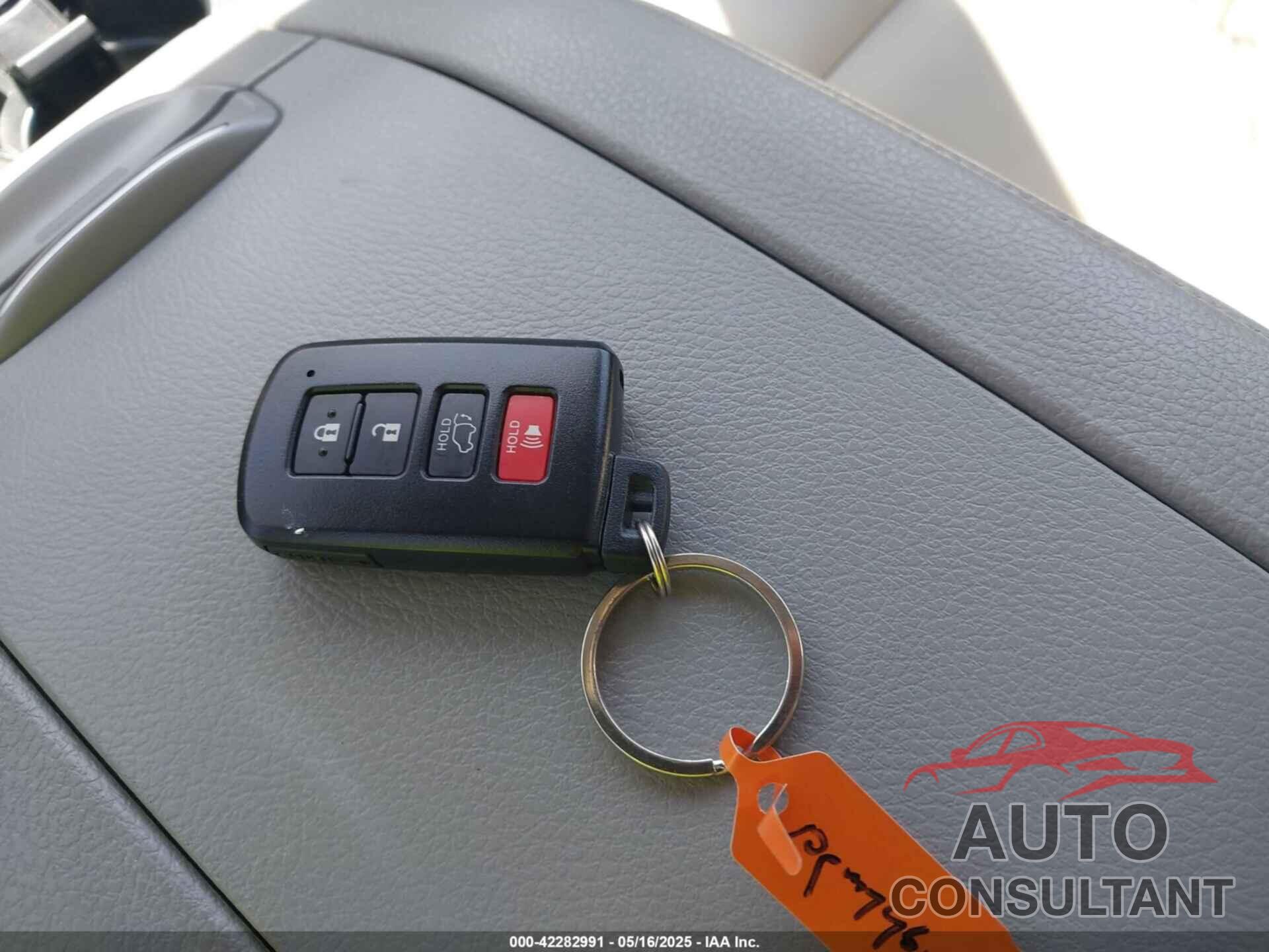 TOYOTA HIGHLANDER 2019 - 5TDJZRFH5KS570670