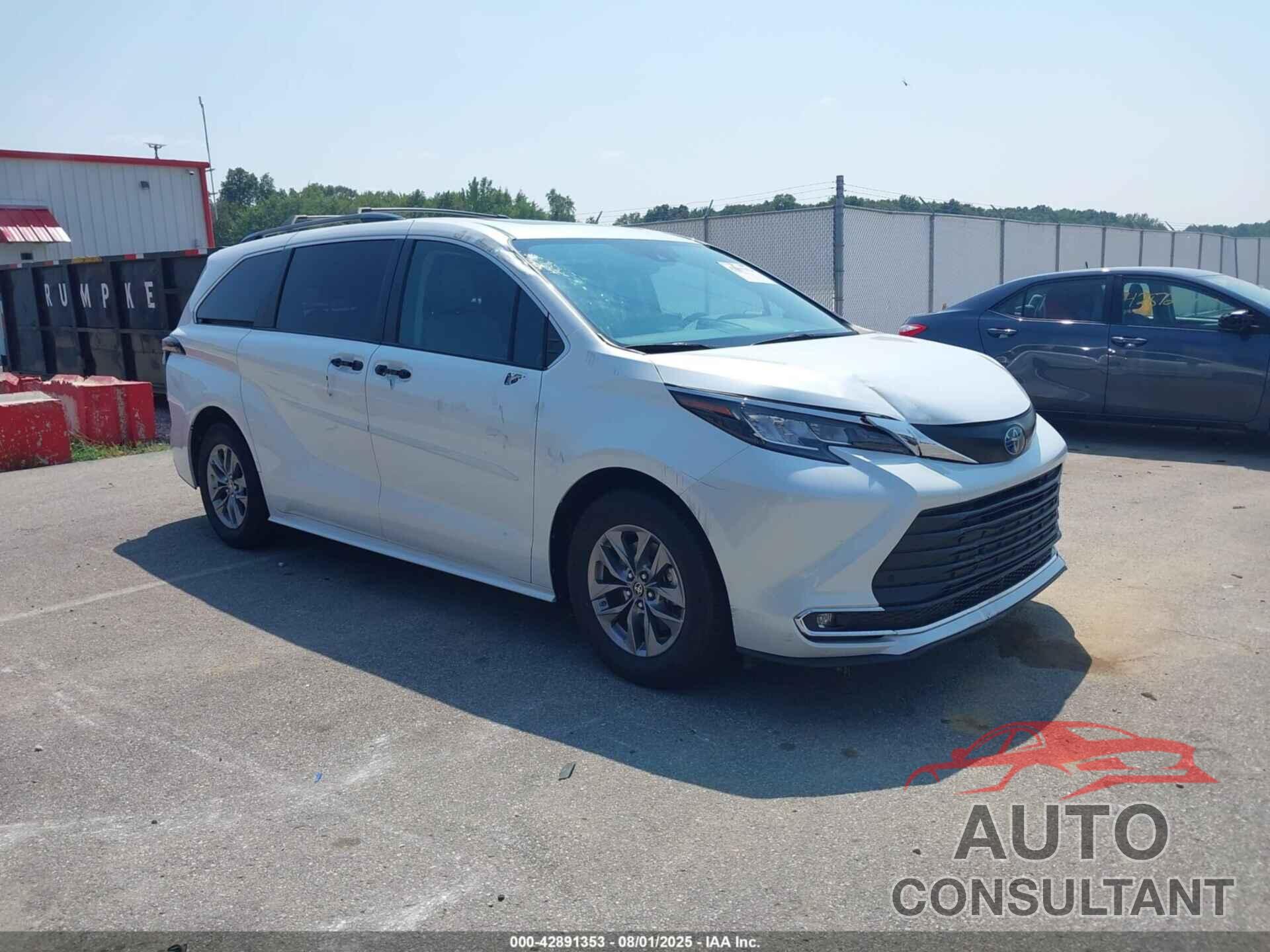 TOYOTA SIENNA 2022 - 5TDJRKEC1NS134190