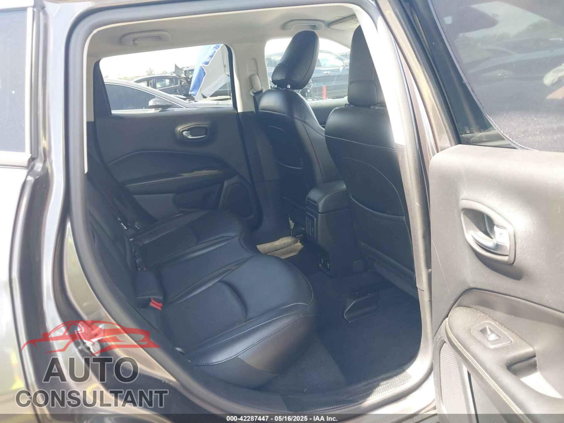 JEEP COMPASS 2019 - 3C4NJCCB2KT660077