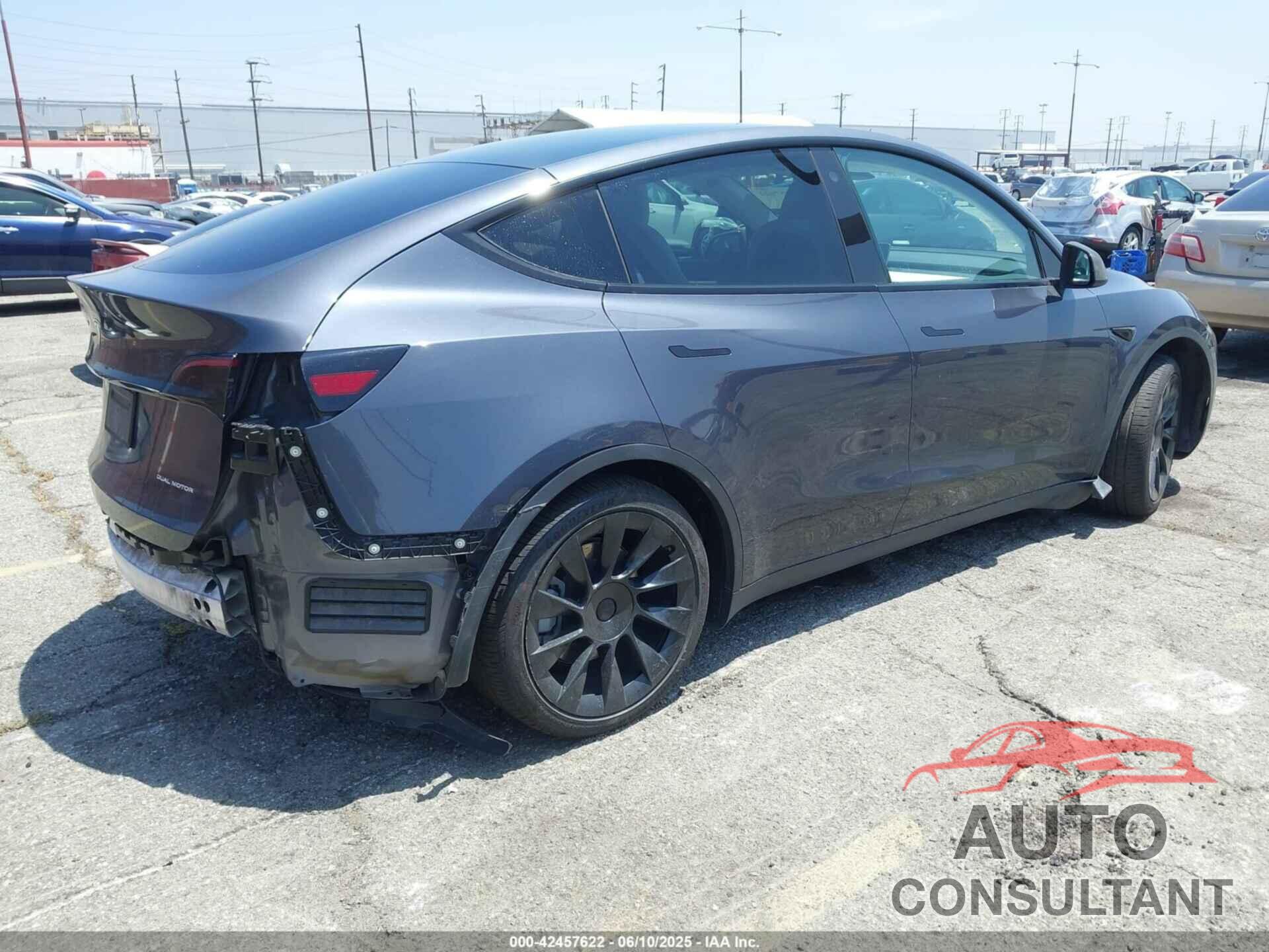 TESLA MODEL Y 2022 - 7SAYGAEE2NF358401