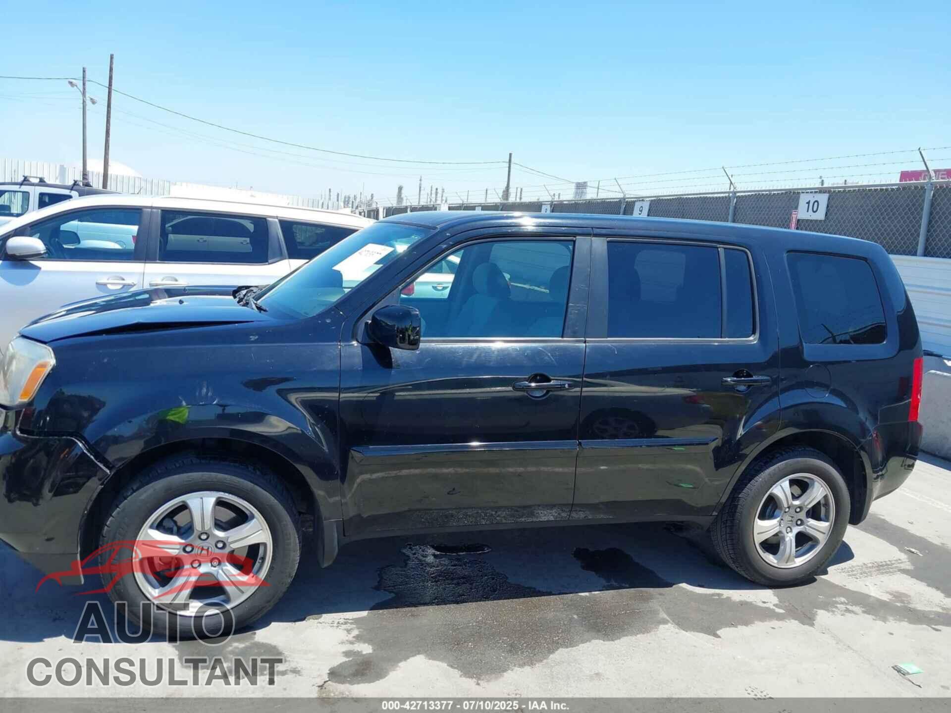 HONDA PILOT 2013 - 5FNYF3H47DB033241
