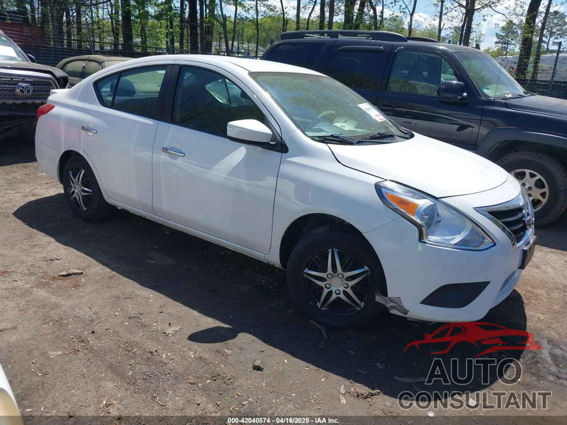 NISSAN VERSA 2019 - 3N1CN7AP8KL827823