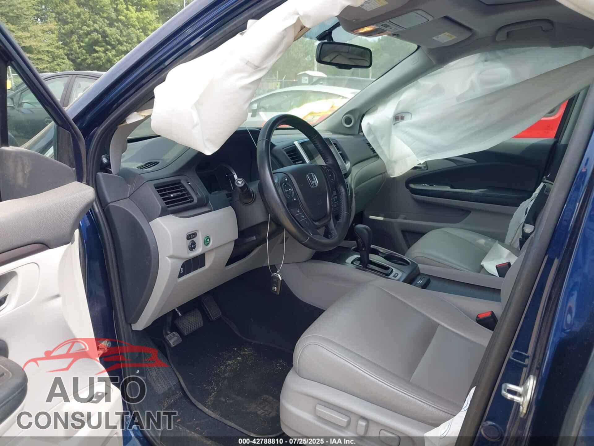 HONDA PILOT 2017 - 5FNYF6H57HB048743