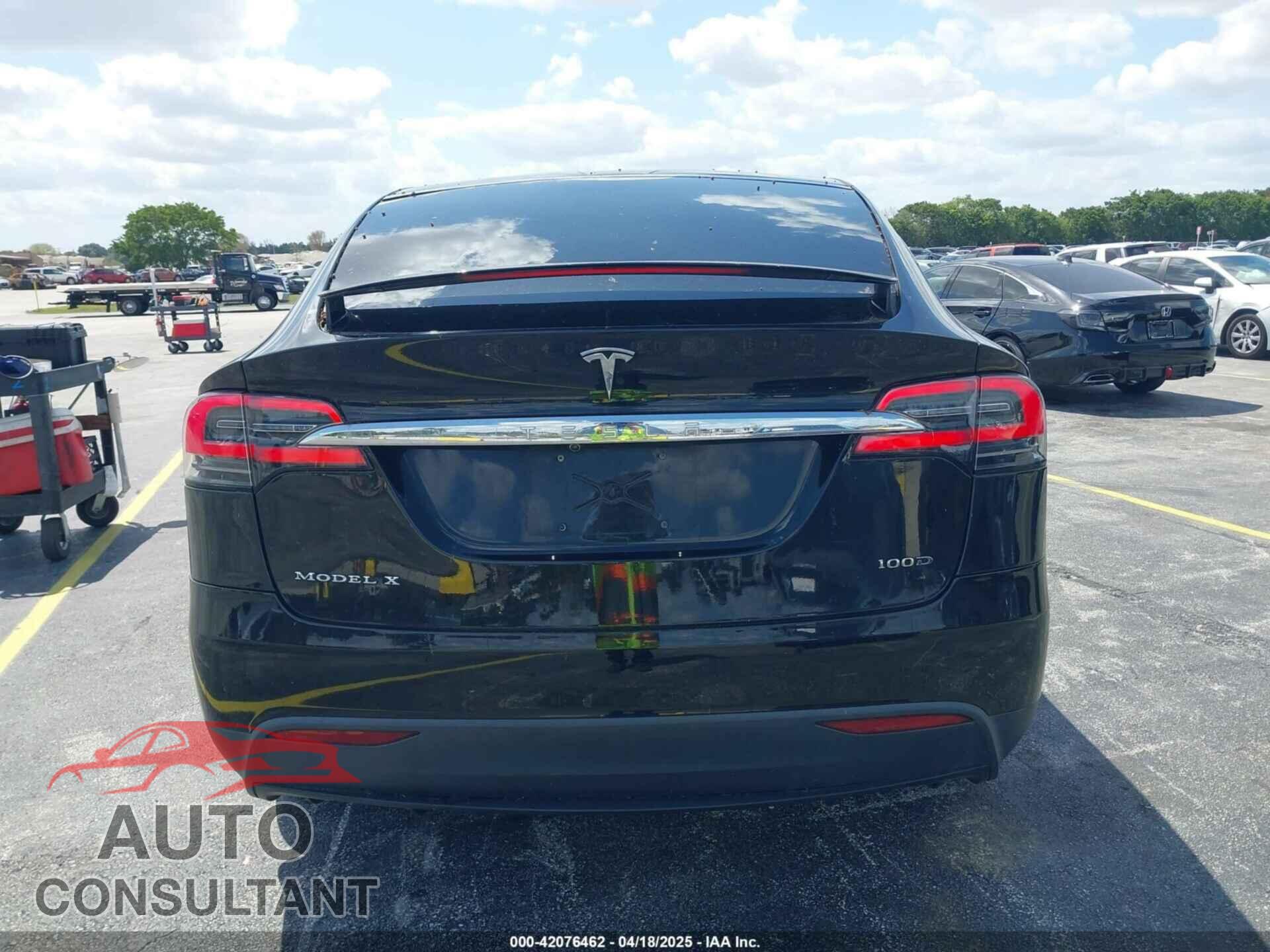 TESLA MODEL X 2017 - 5YJXCBE21HF054898