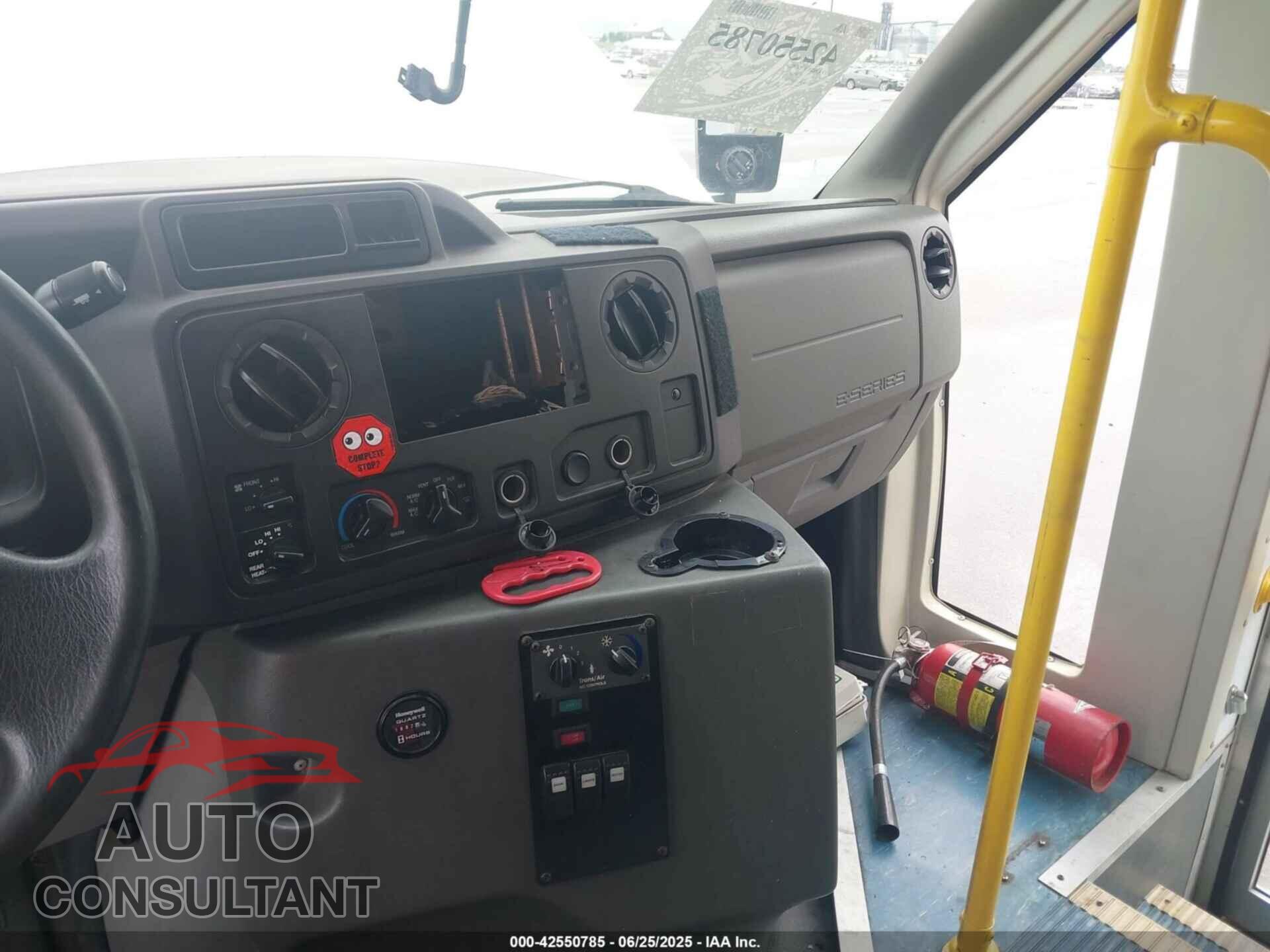 FORD ECONOLINE 2015 - 1FDEE4FL7FDA23823