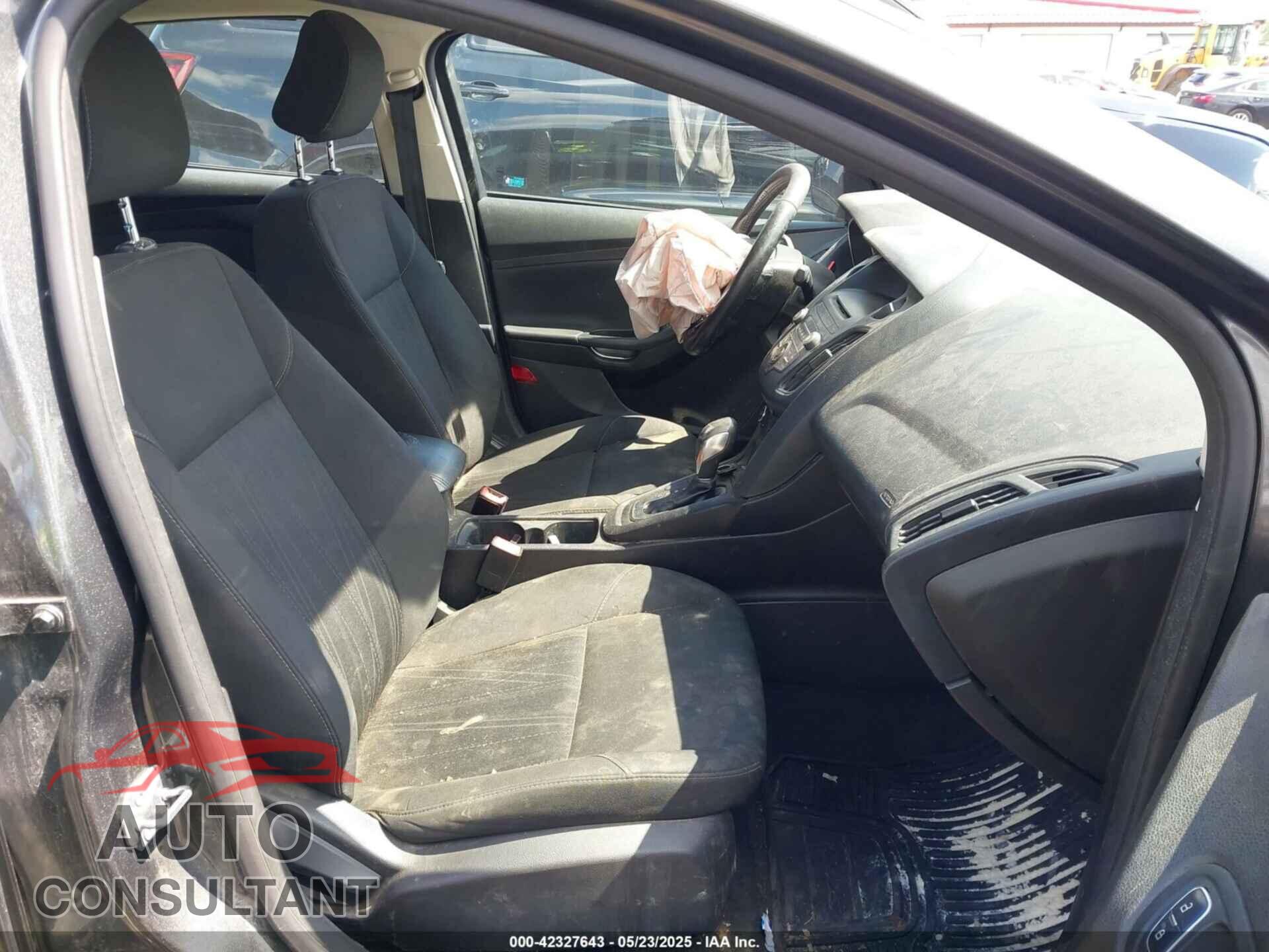FORD FOCUS 2017 - 1FADP3F23HL263008