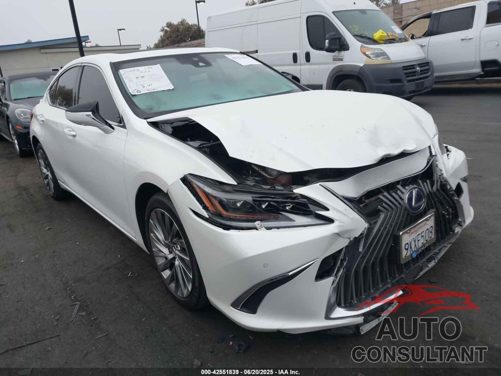 LEXUS ES 300H 2019 - JTHB21B14K2029182